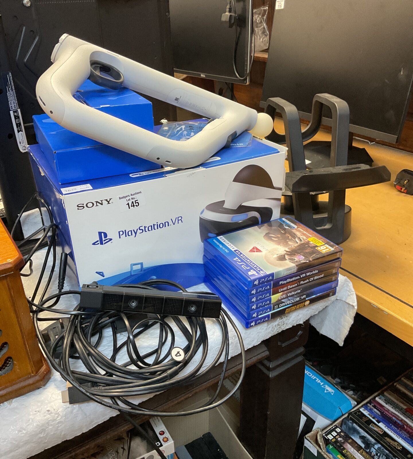 Sony PlayStation vr headset with camera, light gun & games