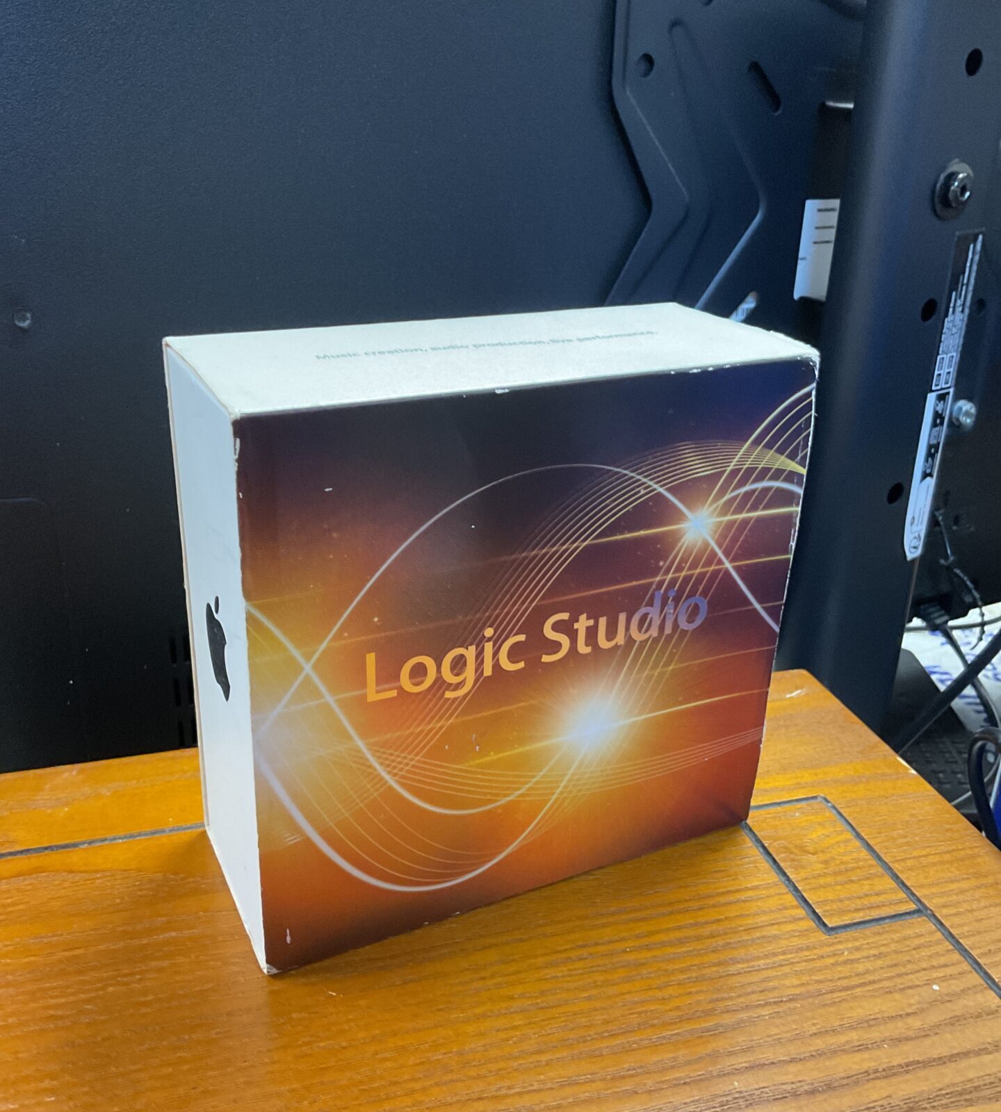 Apple logic studio music creation software