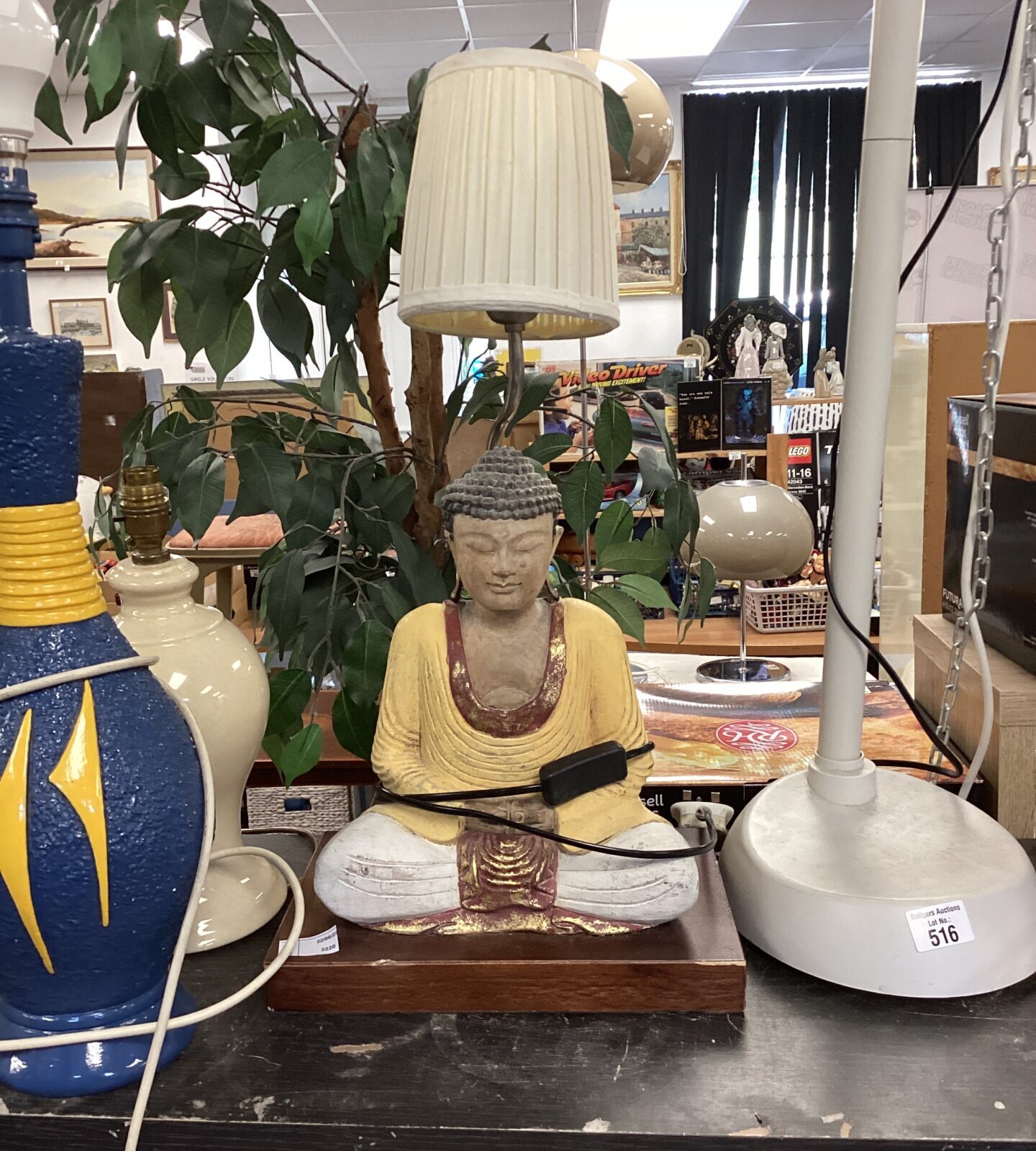 Wooden Buddha statue table lamp