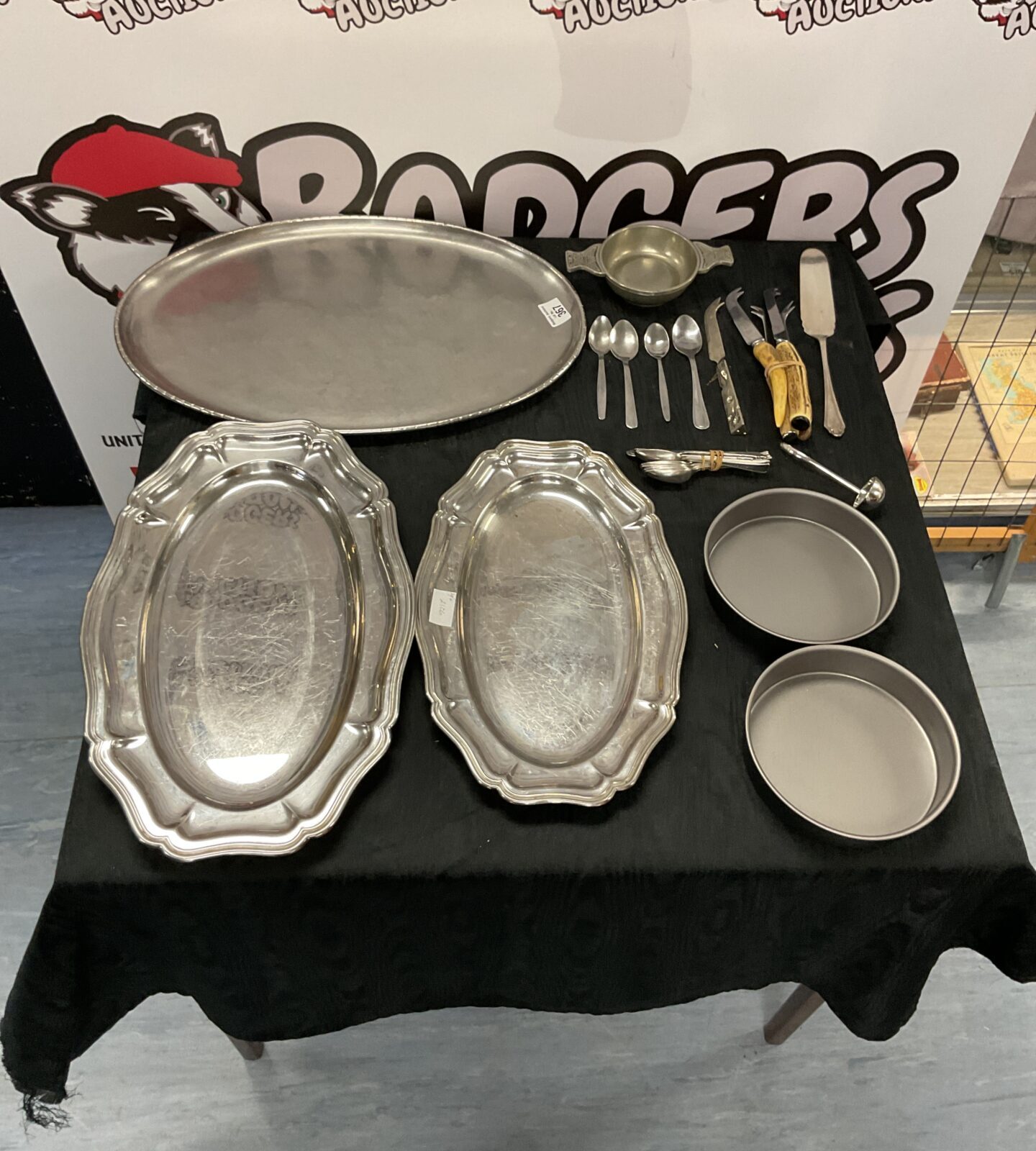 Selection pf mixed items inc silverplate trays, mixed cutlery and bone handled cheese knifes
