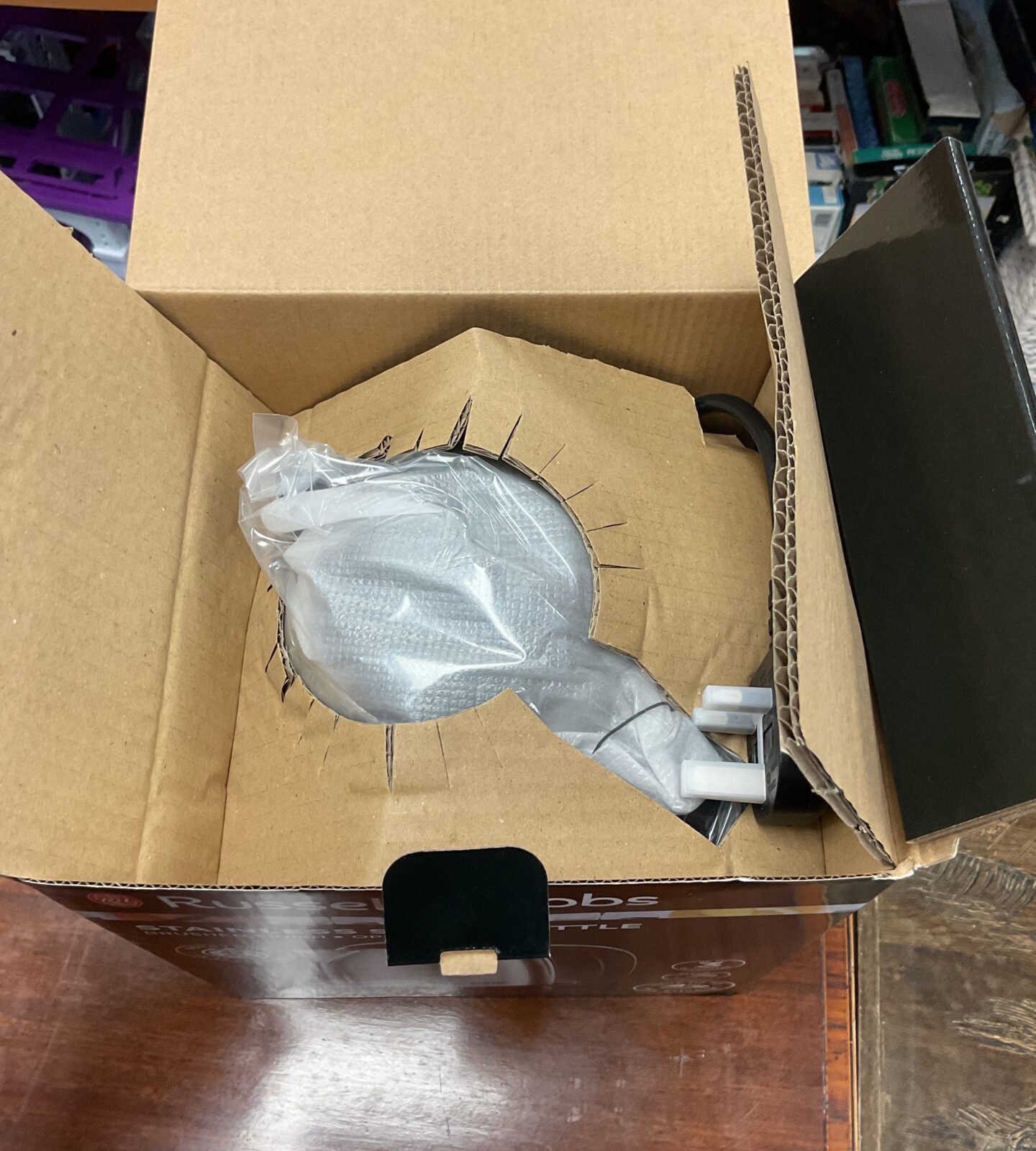 New in box russell hobbs stainless steel kettle - Image 2