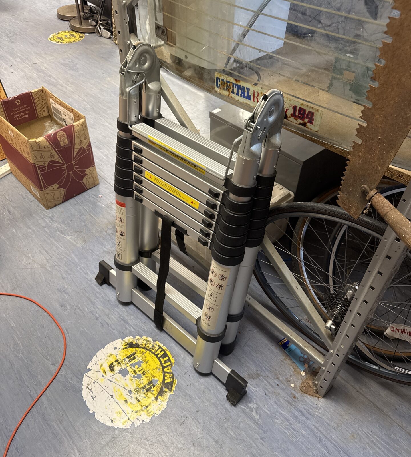 Extendable folding multi purpose ladder