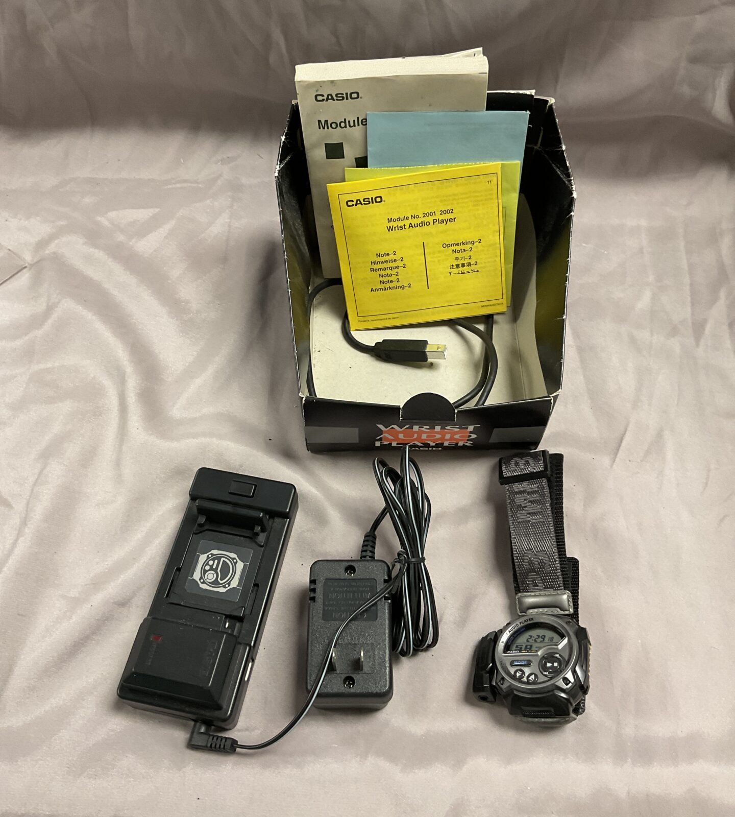 Casio WMP‑1V wrist watch audio MP3 player module no 2001 2002 with charger Headphone plug  working with instructions and part box - Image 2