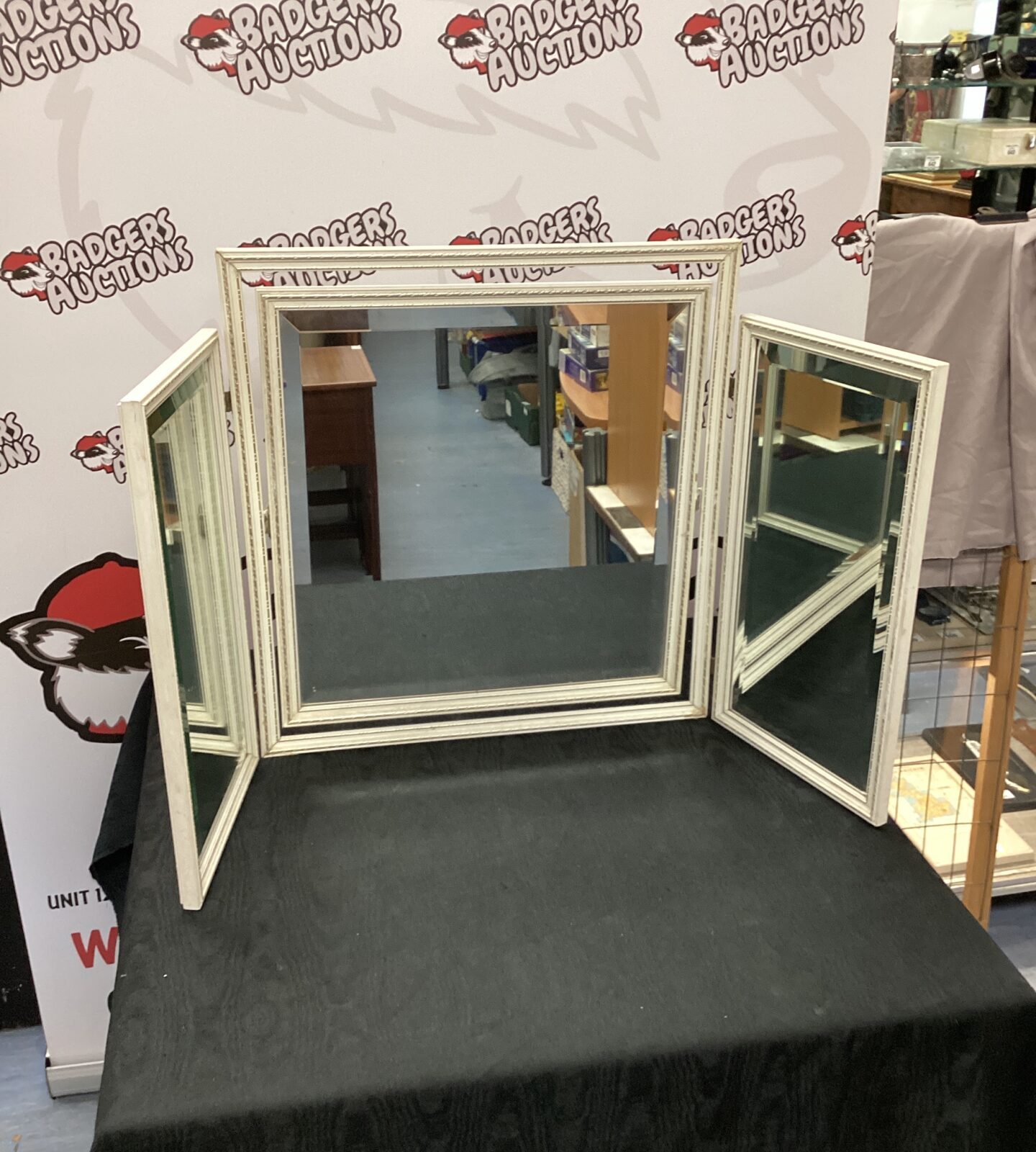 Dressing table folding trio mirrors