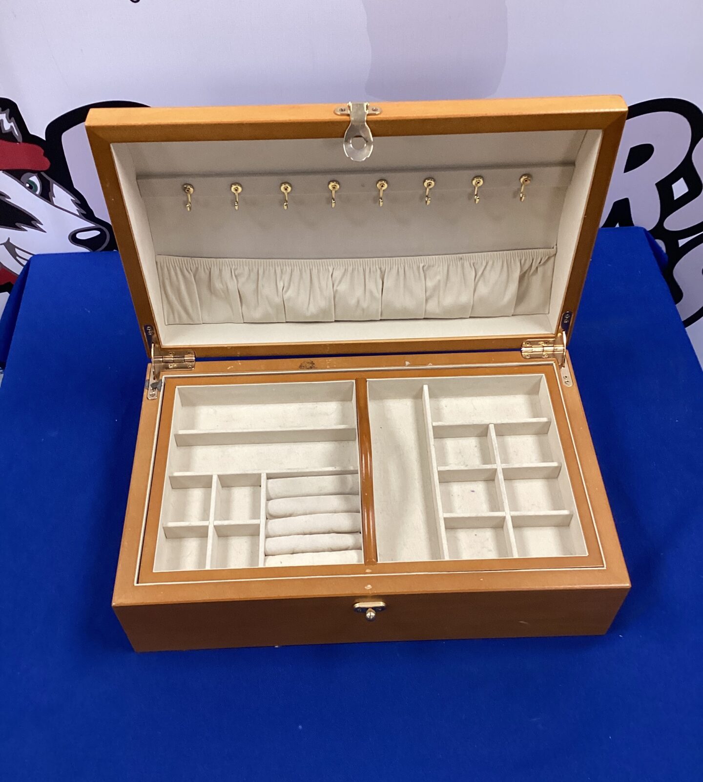 Large wooden jewellery box - Image 2