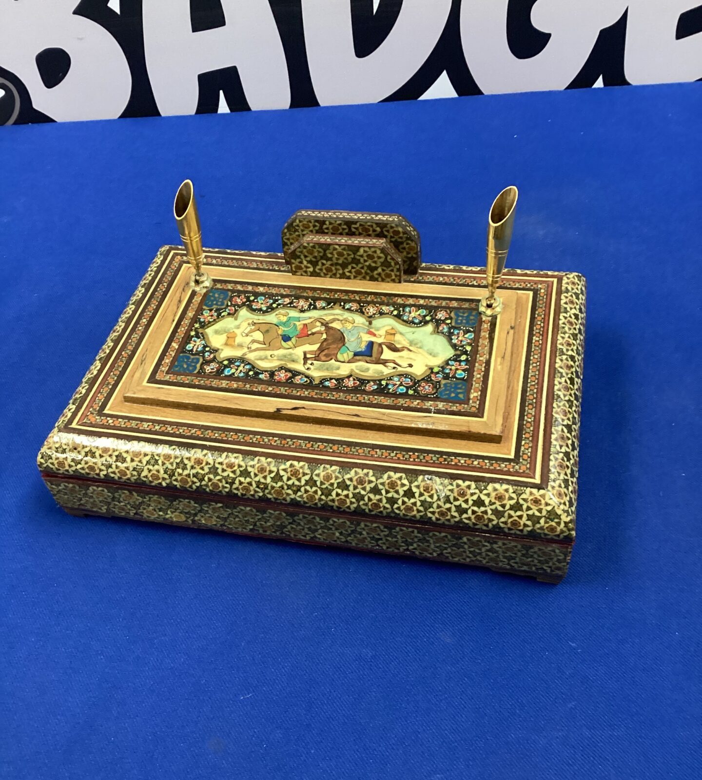 Middle eastern desk tidy pen holder horse race scene