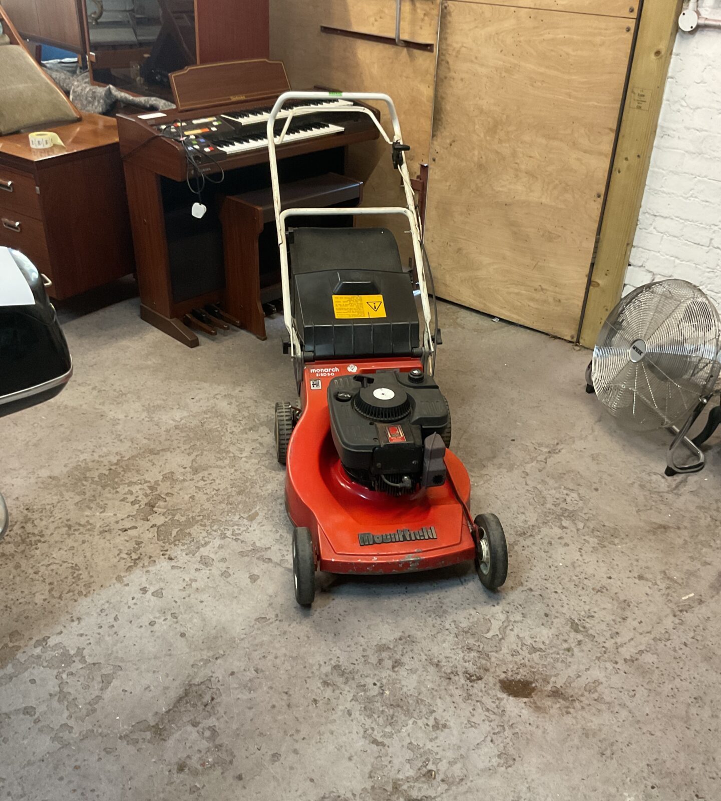 Mountfield monarch petrol mower working