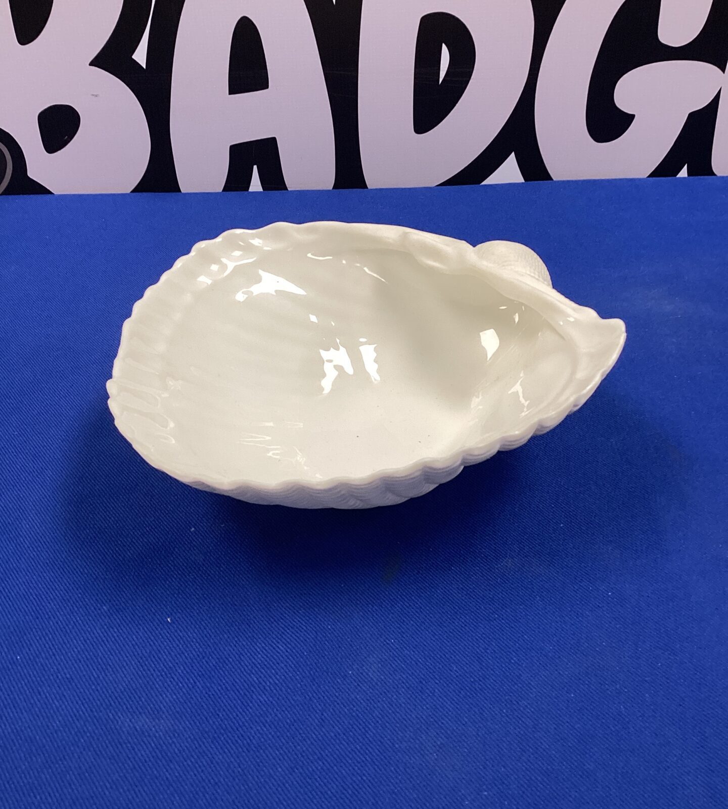 Luna del mar porcelain shell
