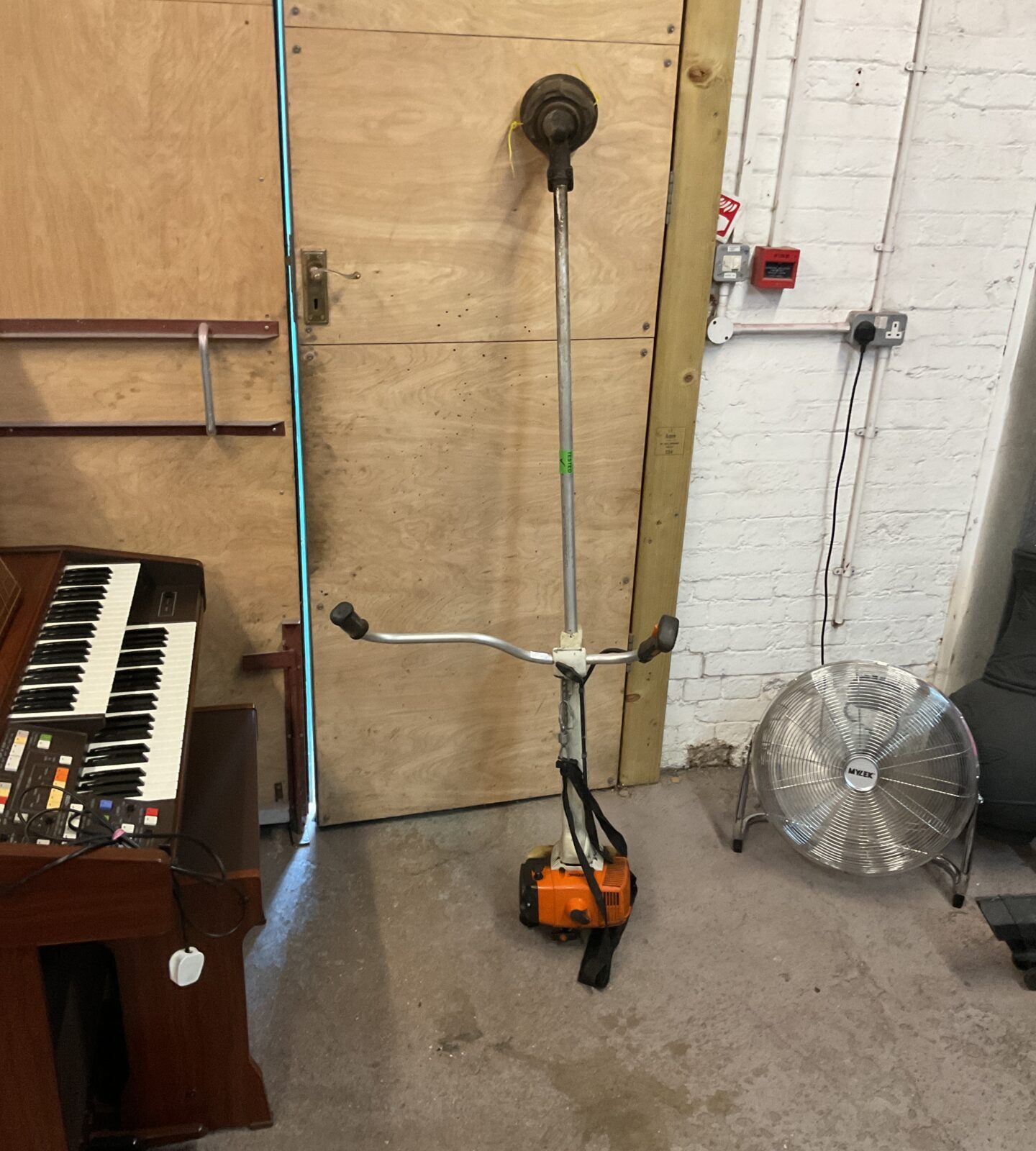 Stihl heavy duty strimmer working