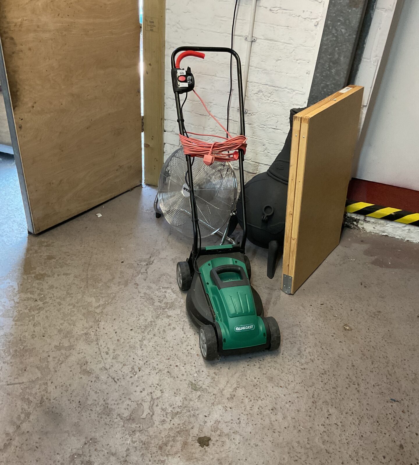 Qualcast electric mower working