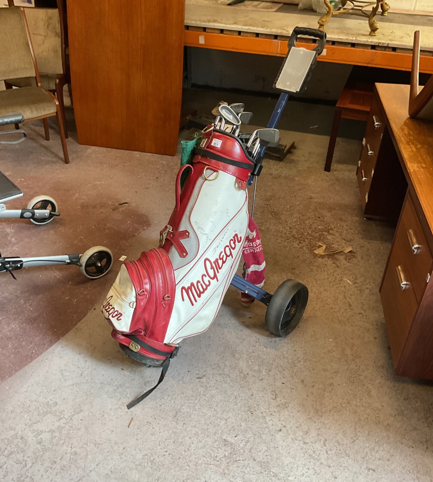Macqueen golf bag with clubs and trolley