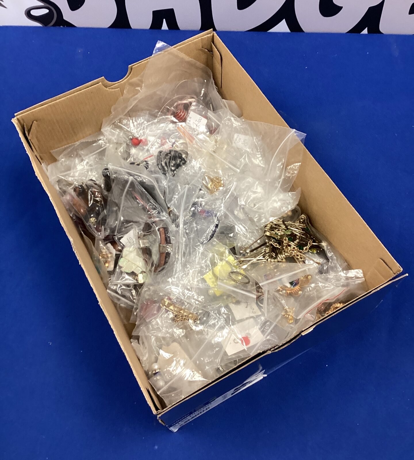 Box of mixed costume jewellery
