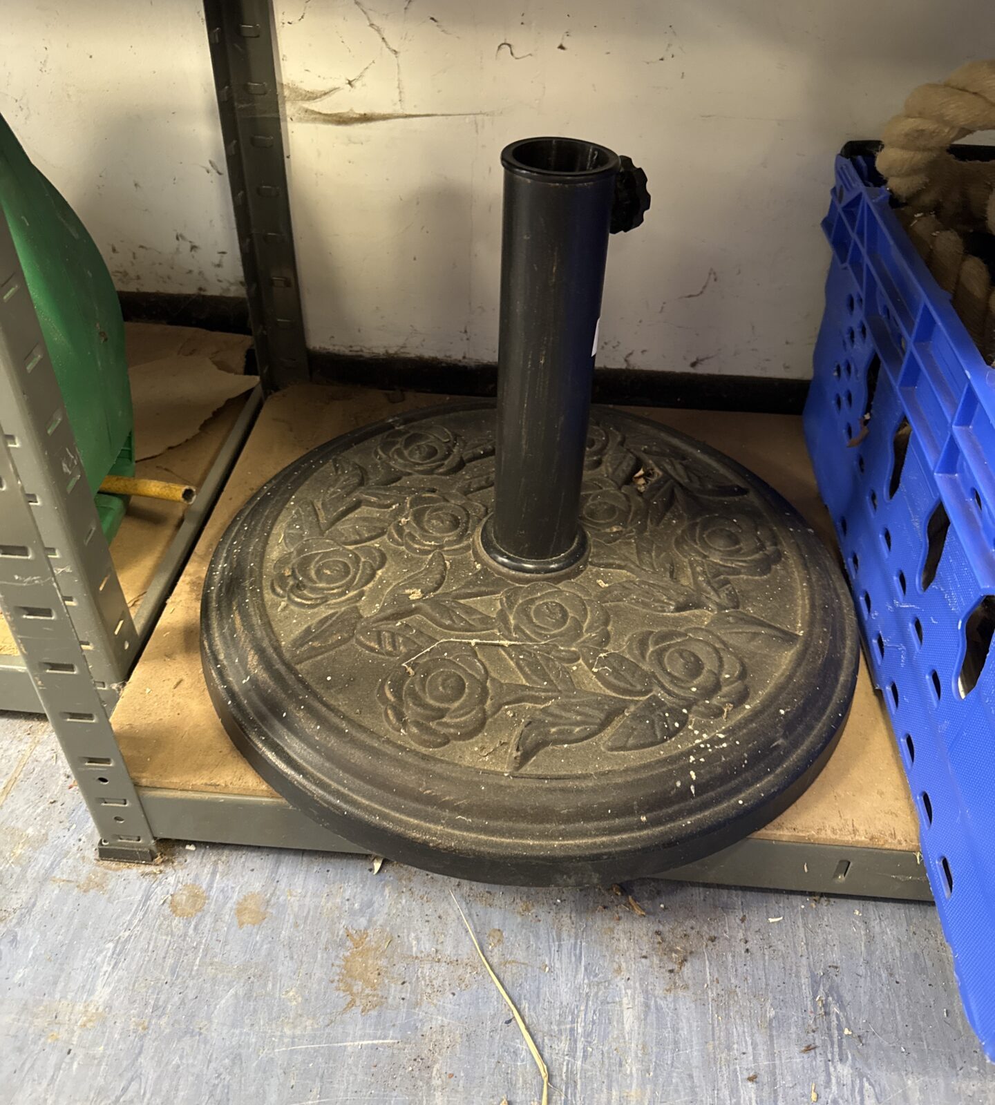 Floral garden parasol base