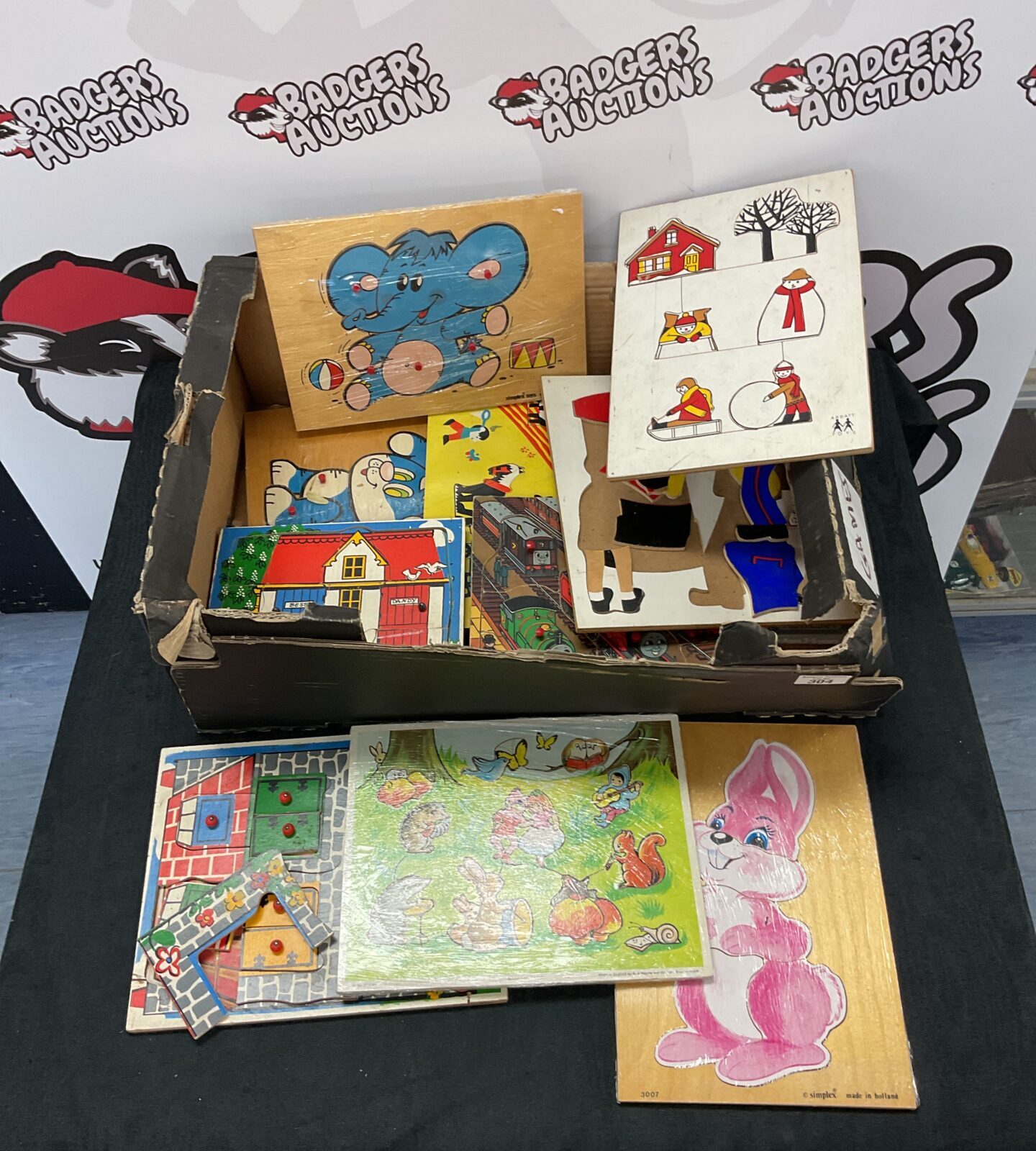 Tray of vintage wood cut childrens jigsaw puzzles