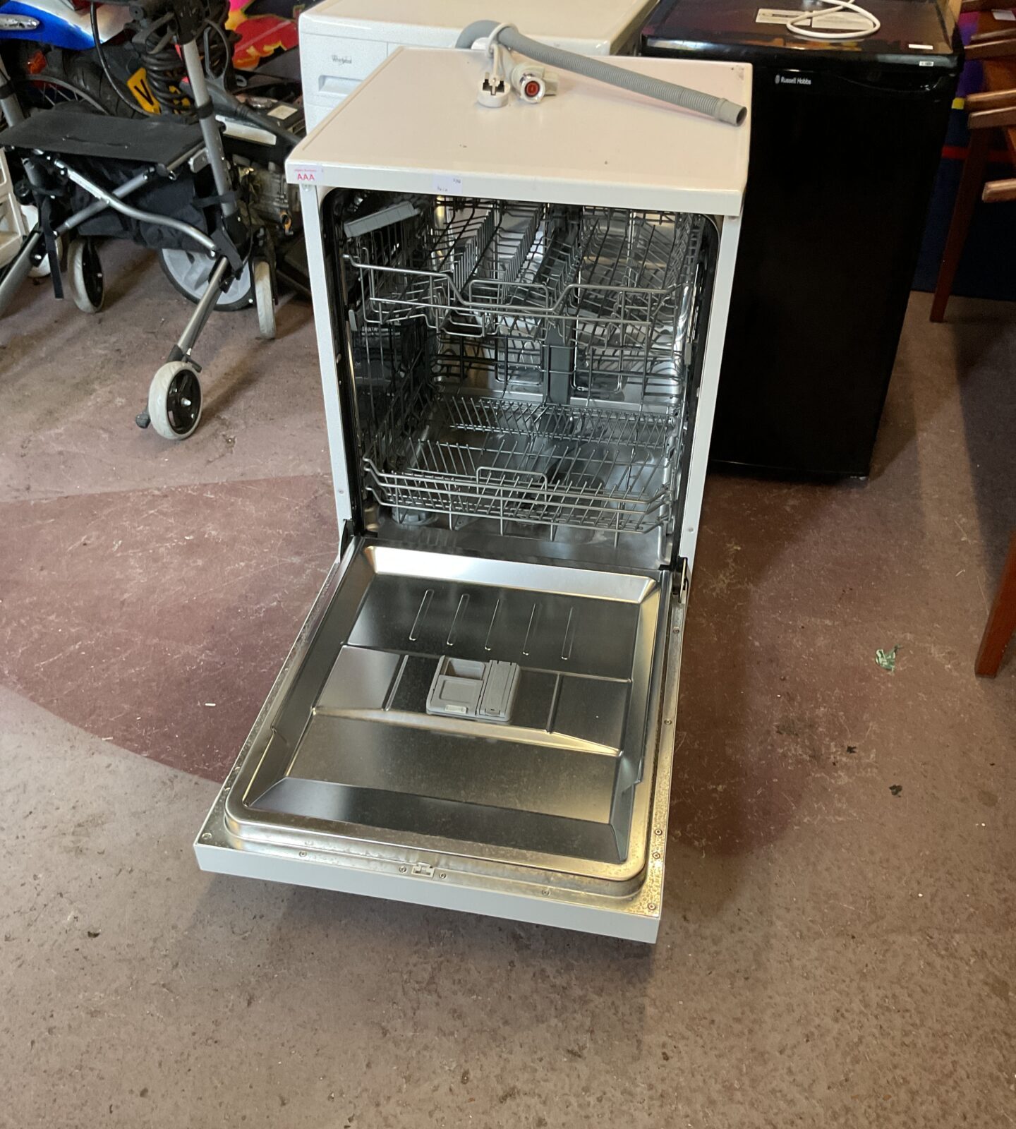 Samsung series 6 freestanding dishwasher working - Image 2