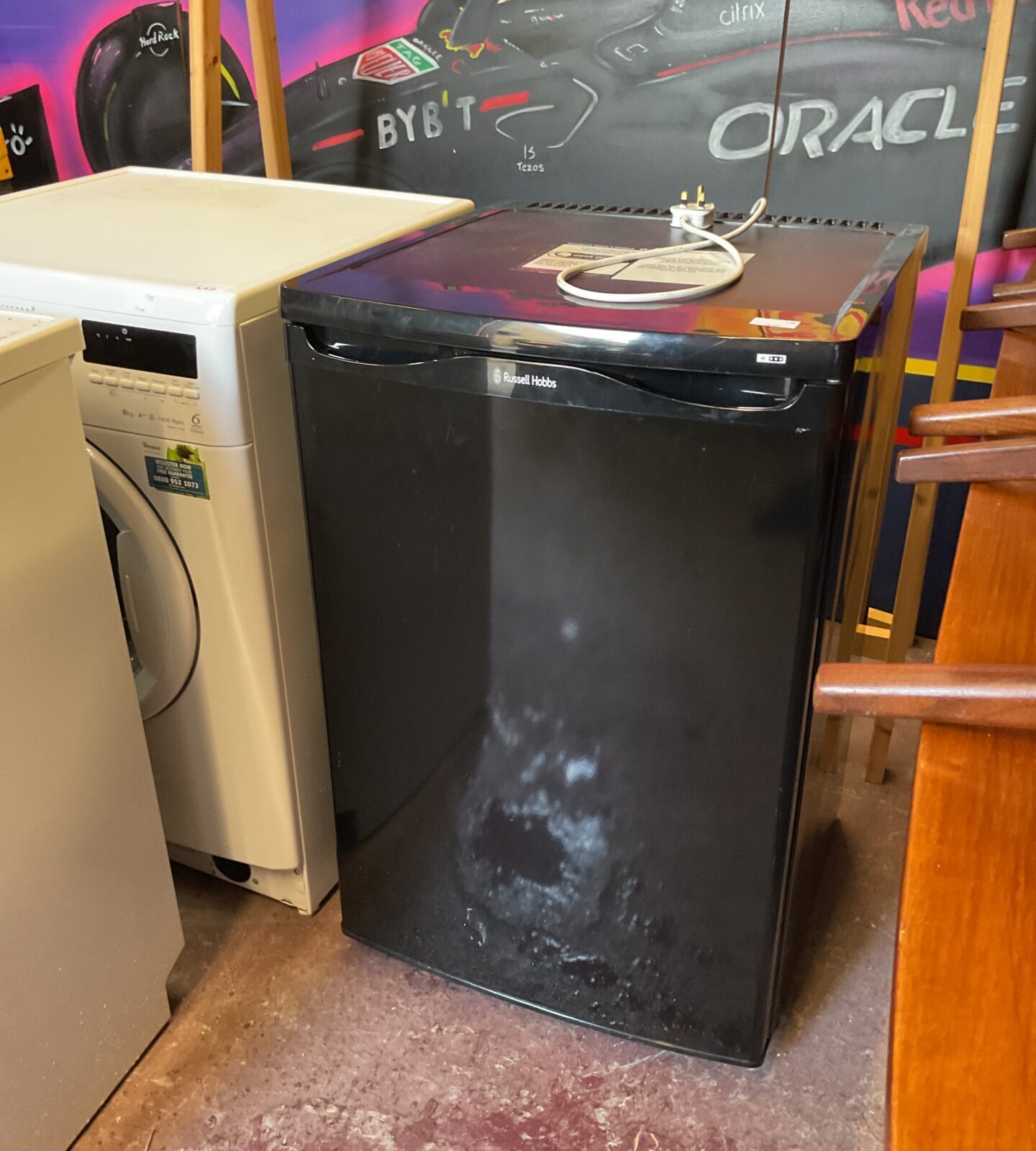 Russell hobbs undercounter freezer working (missing one foot/stand)