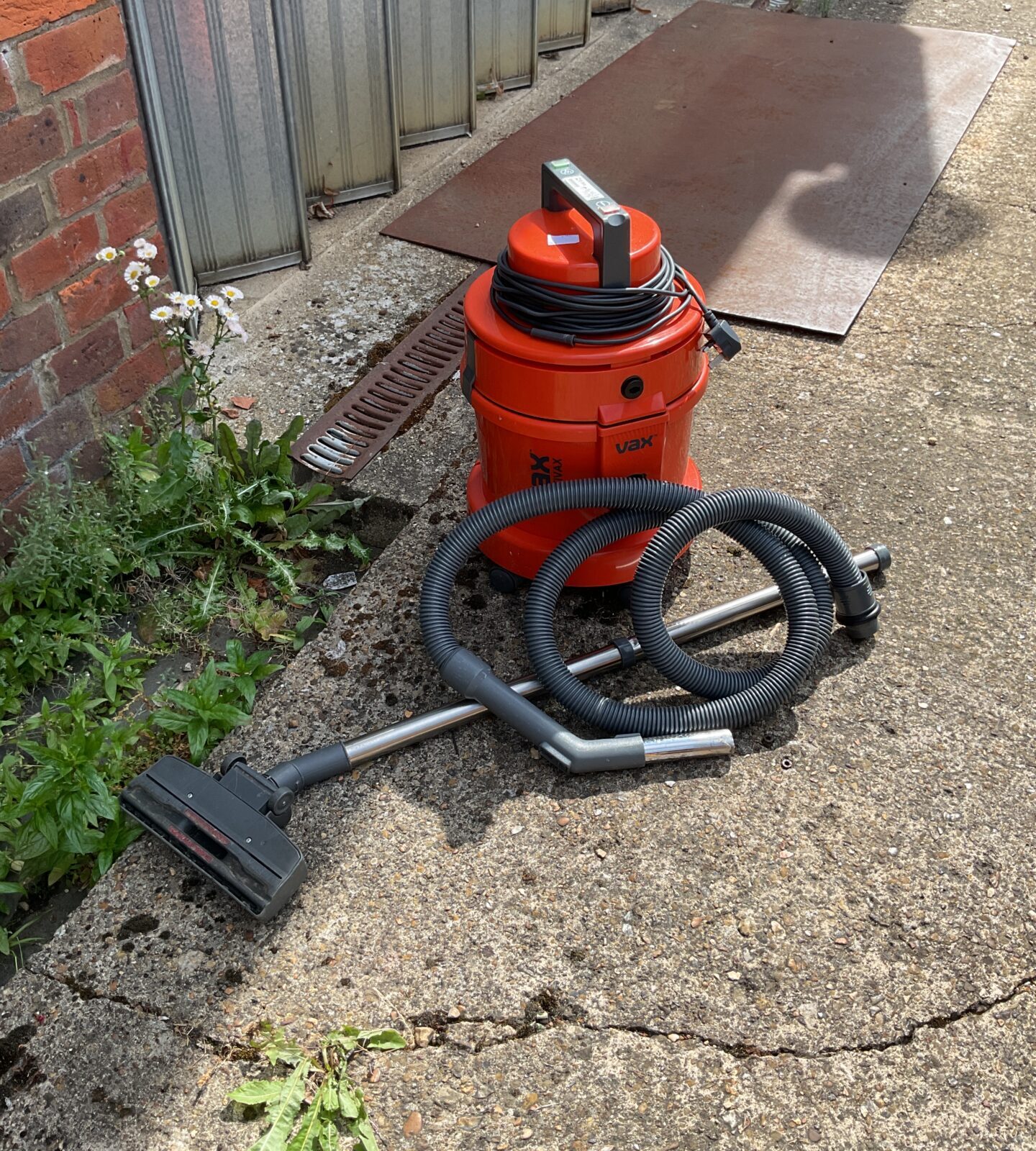 Vax multivax hoover with attachments