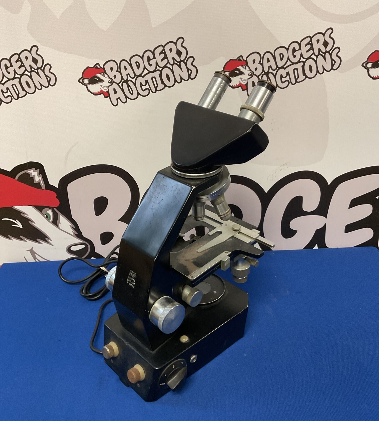 Vintage cs london m24870 microscope