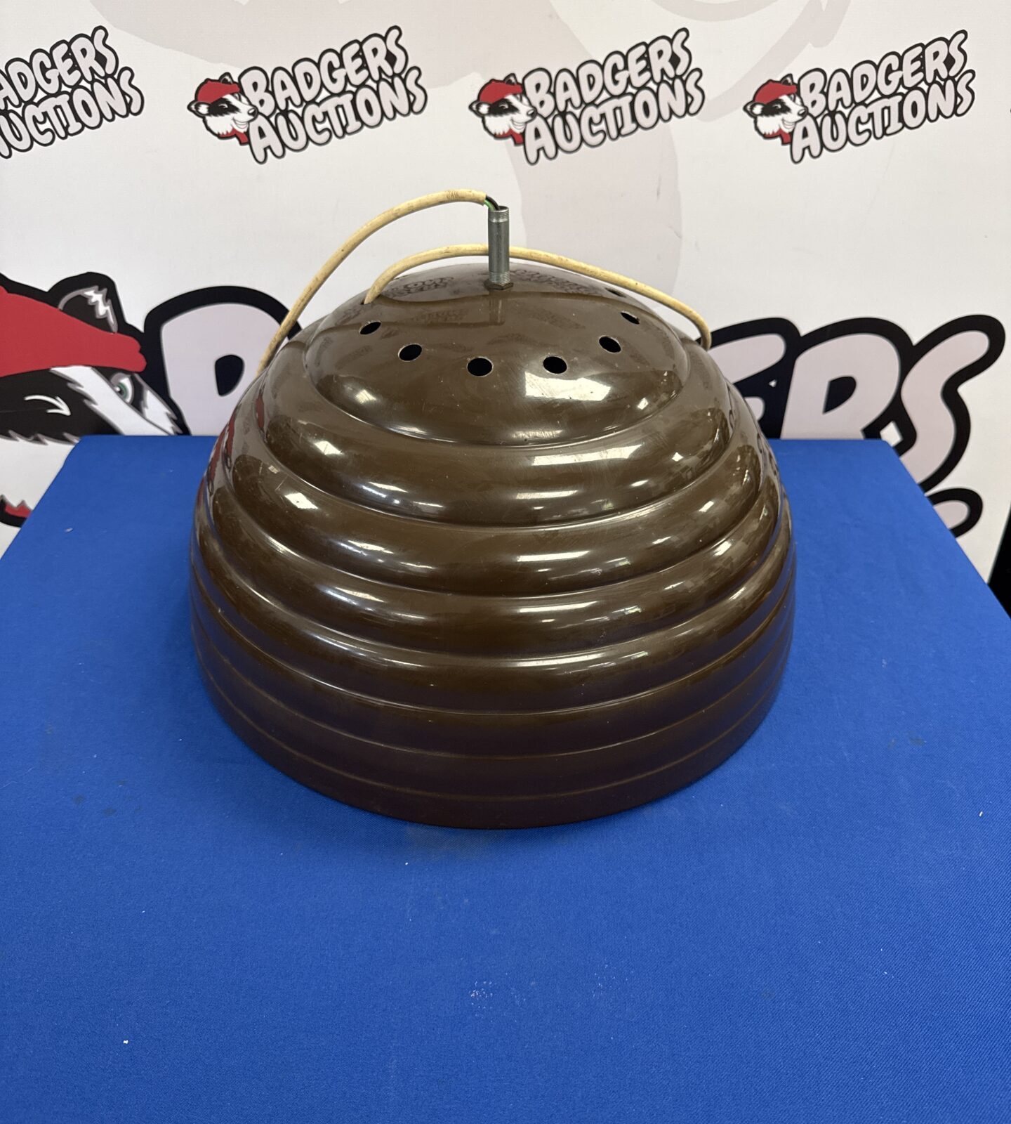Large industrial enamelled ceiling lamp