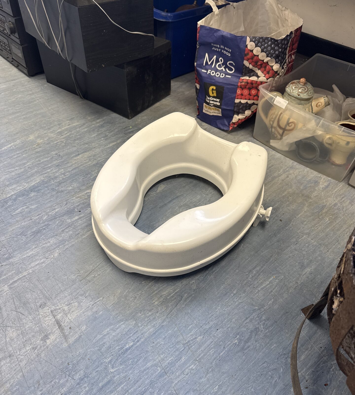 Comfort level toilet seat riser