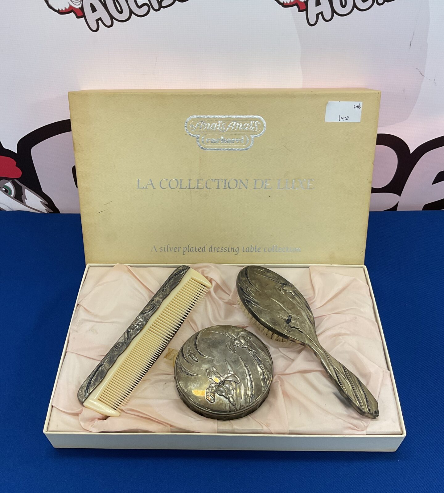 Anais anais cacharel la collection deluxe silver plate dressing table set