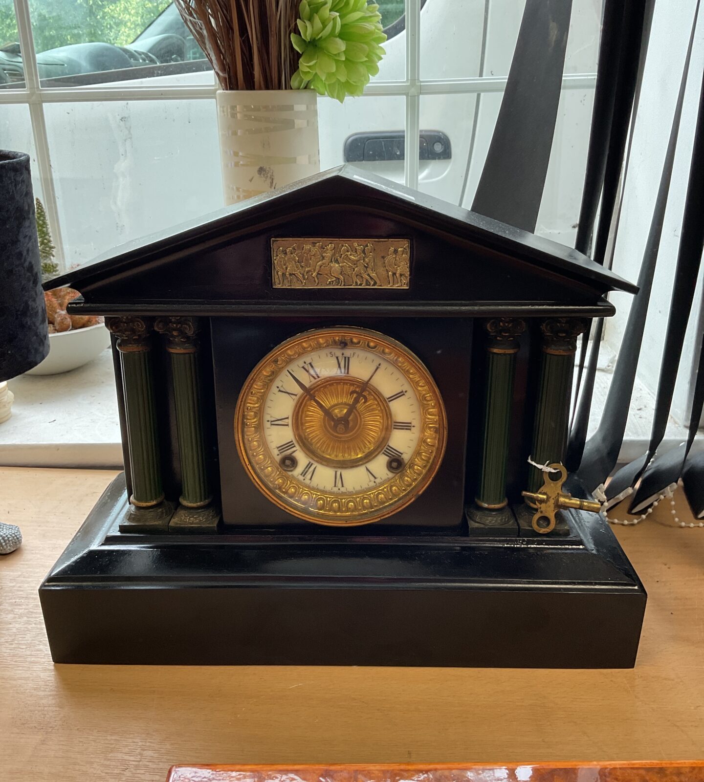 antique american march 1906 Four pillar metal mantle clock working with key