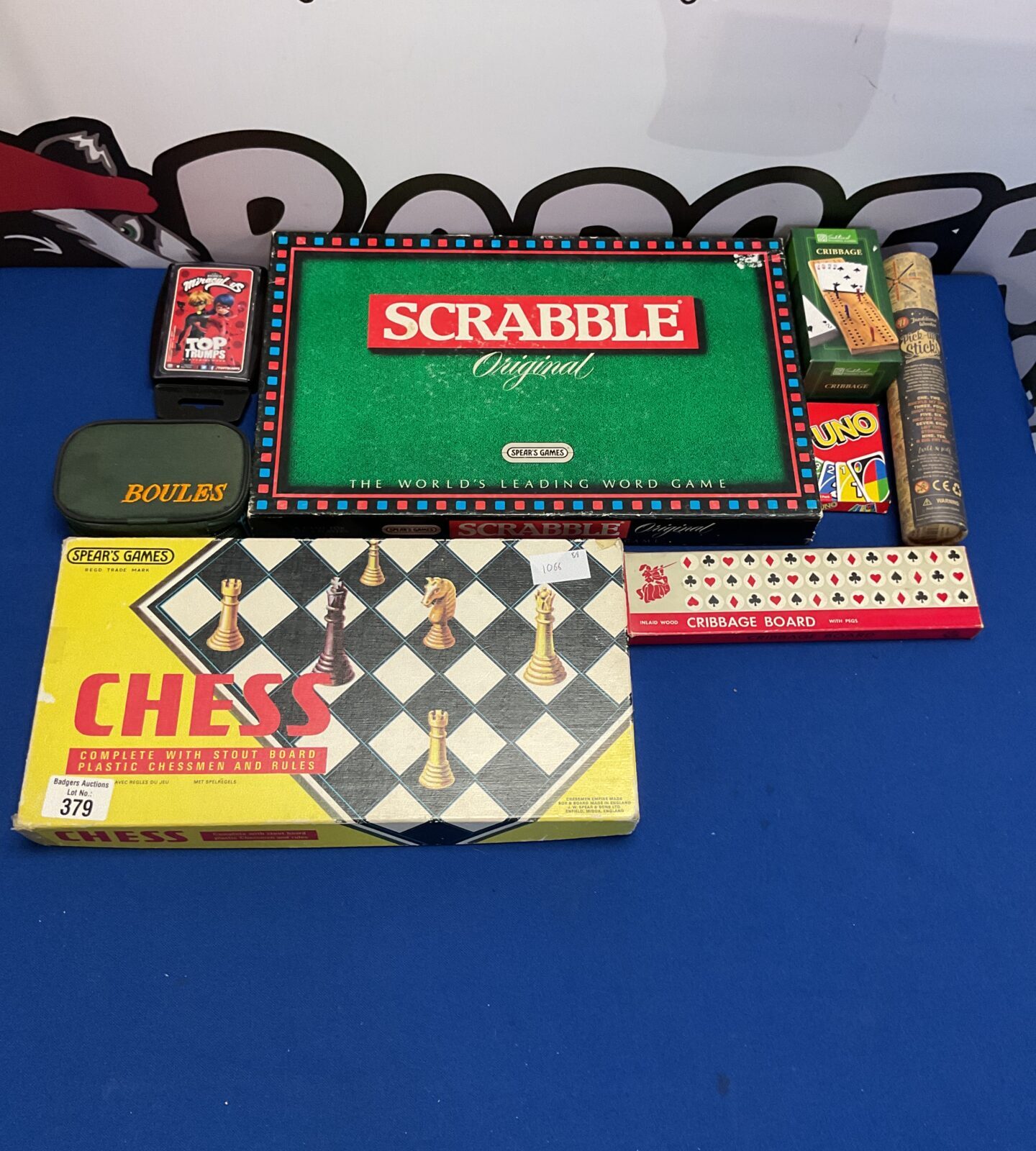Selection of mixed board games inc scrabble, uno and boules