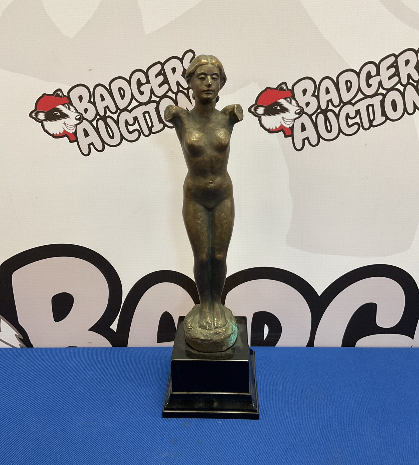R schmitz signed bronze sculpture of a nude lady