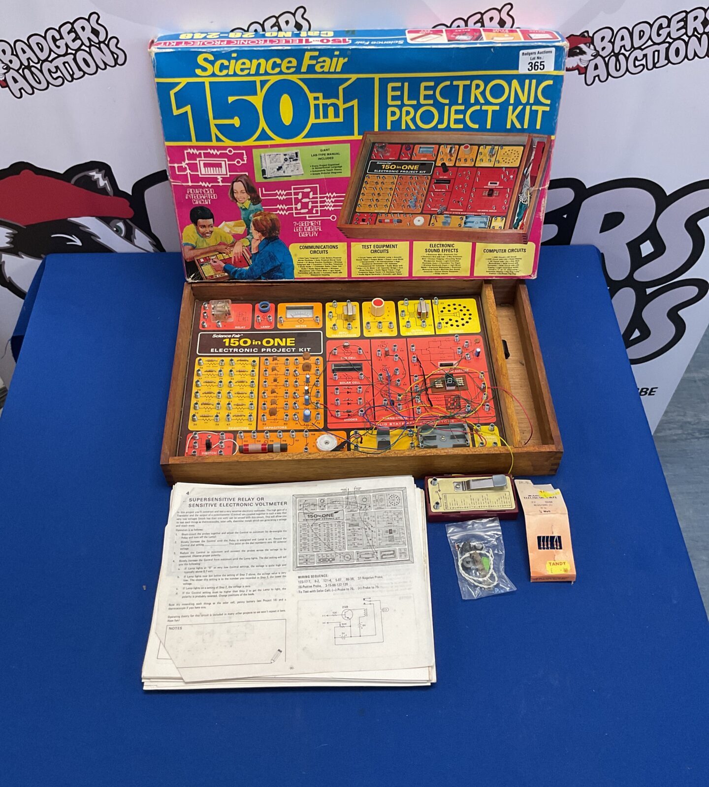 Vintage Science Fair 150 in 1 electronic project kit