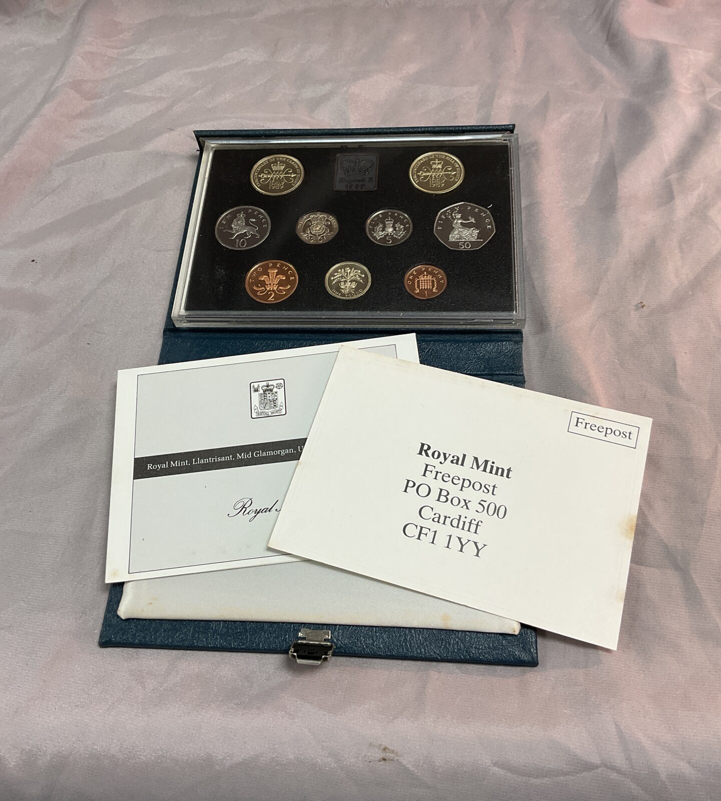 1989 proof set inc claim of rights Two pound coin - Image 2