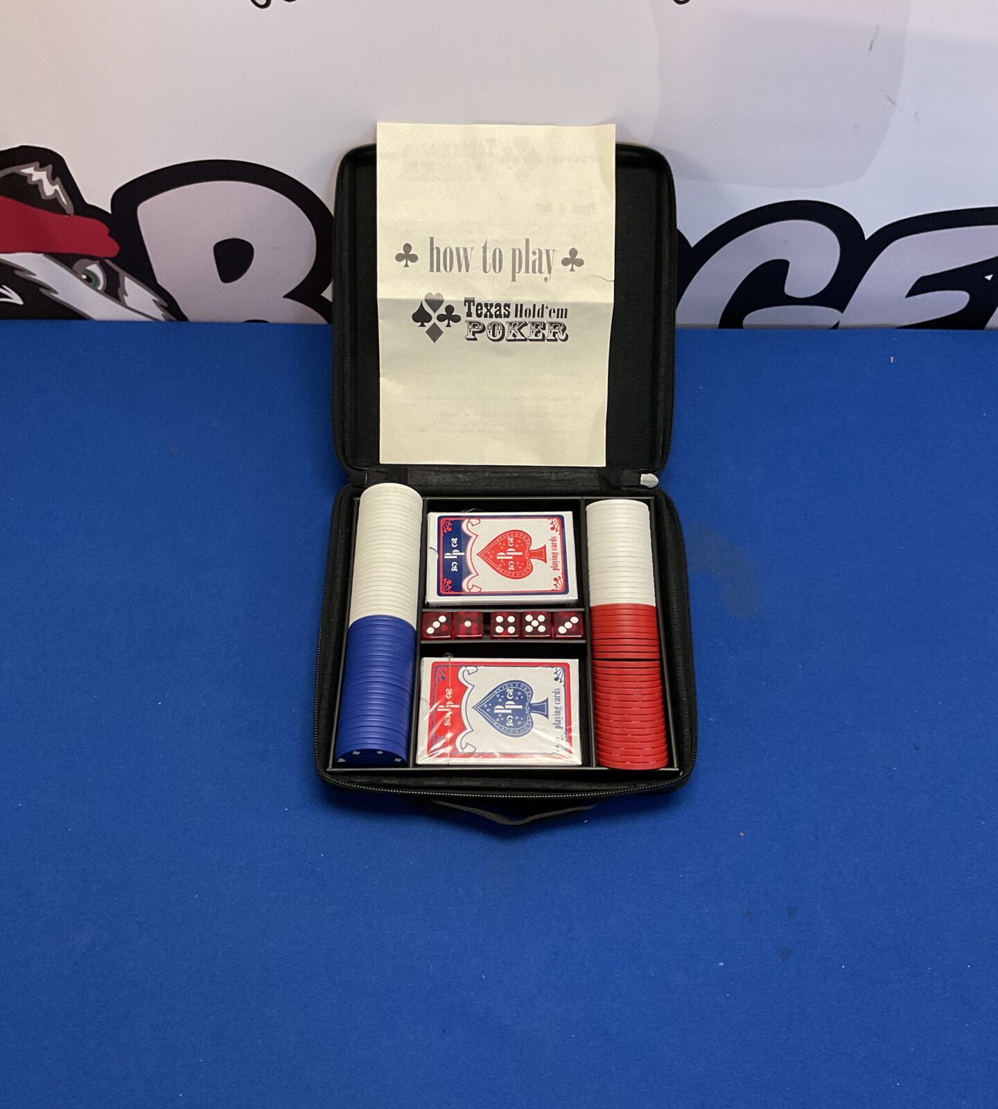Texas hold’em poker set. Cards new sealed
