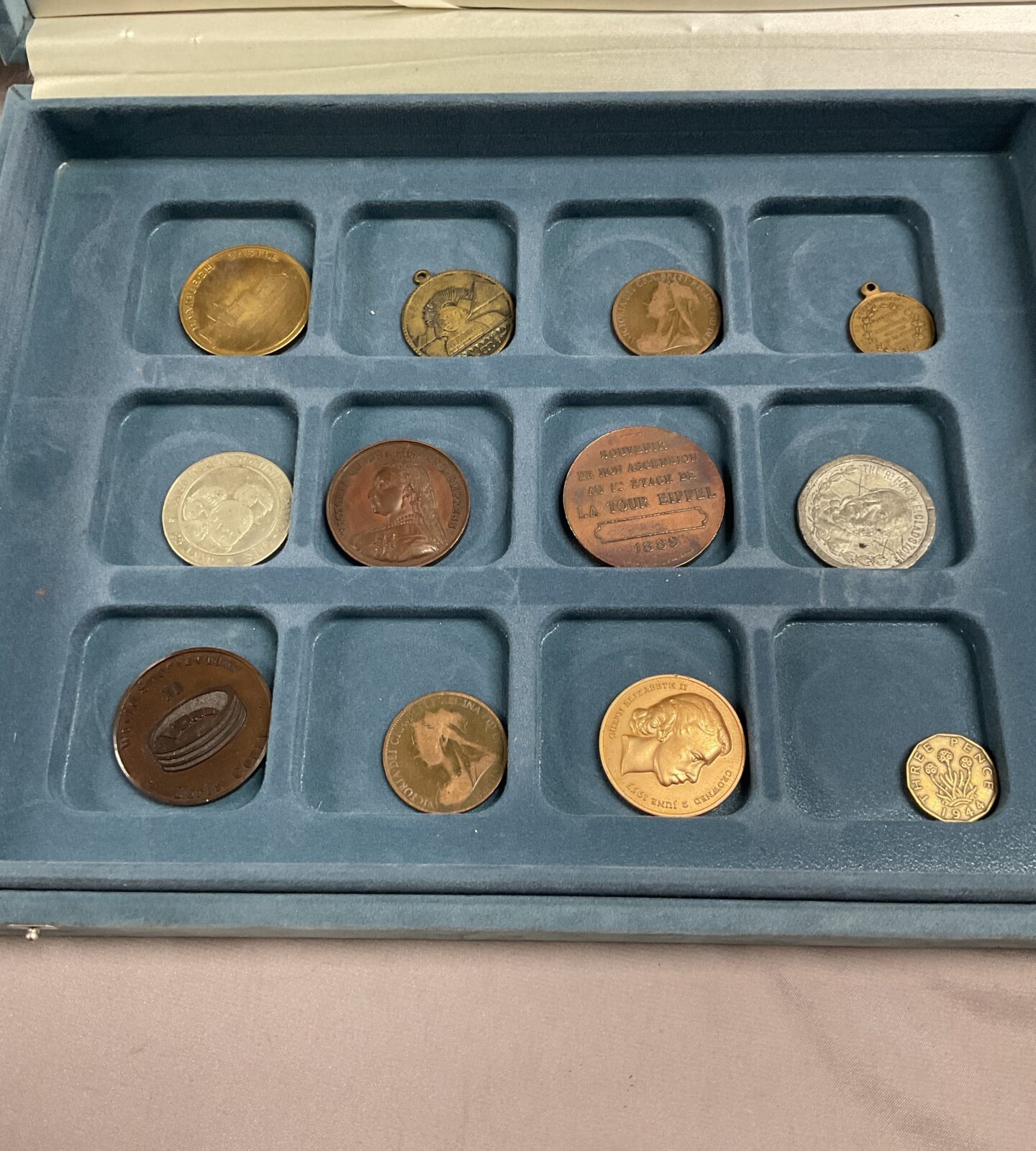 collection of 39 coins and medals in presentation case - Image 2
