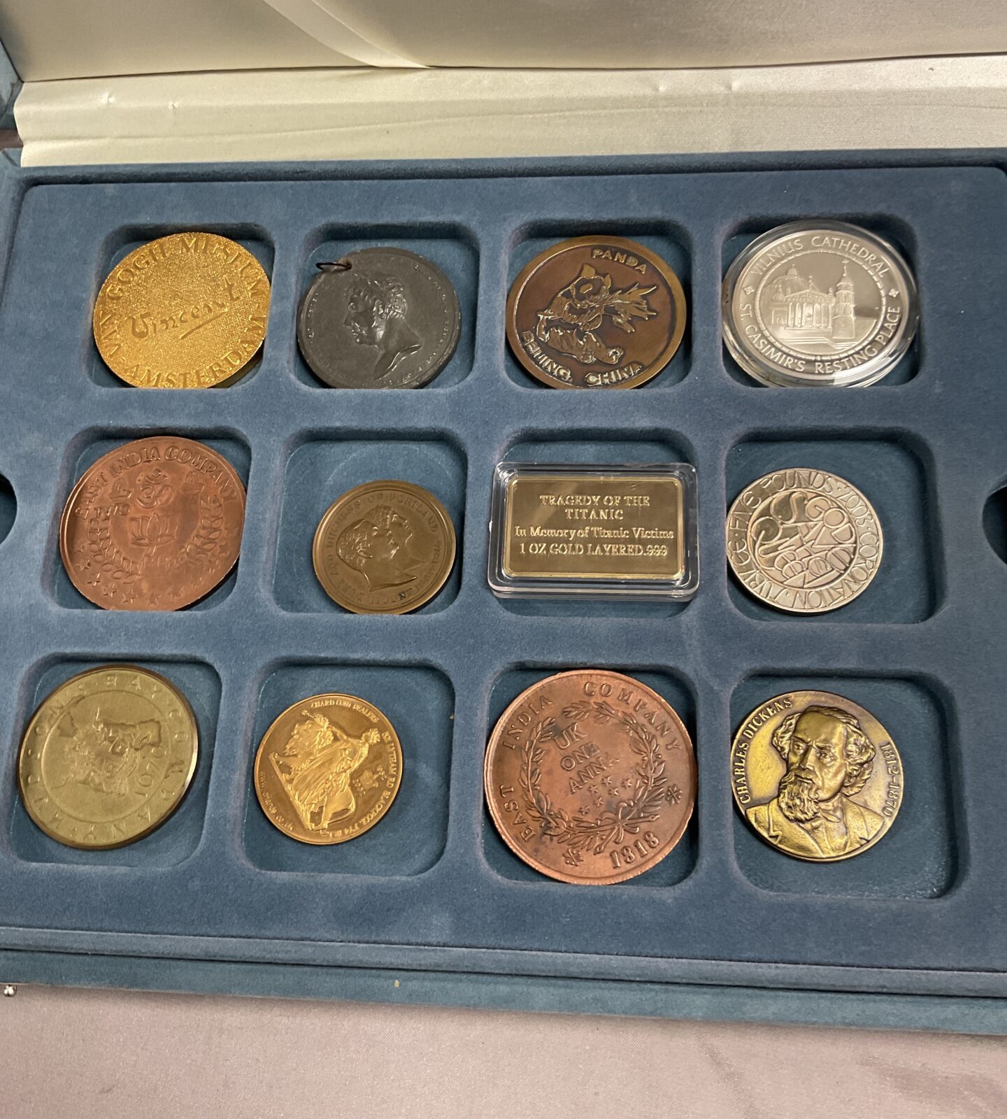 collection of 39 coins and medals in presentation case - Image 4