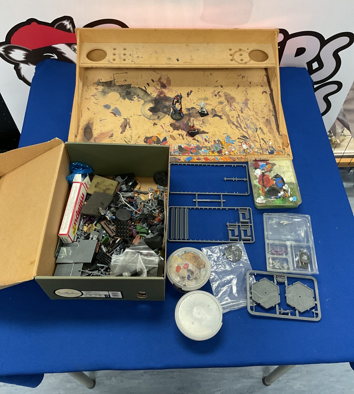 Box of warhammer figures and accessories and board