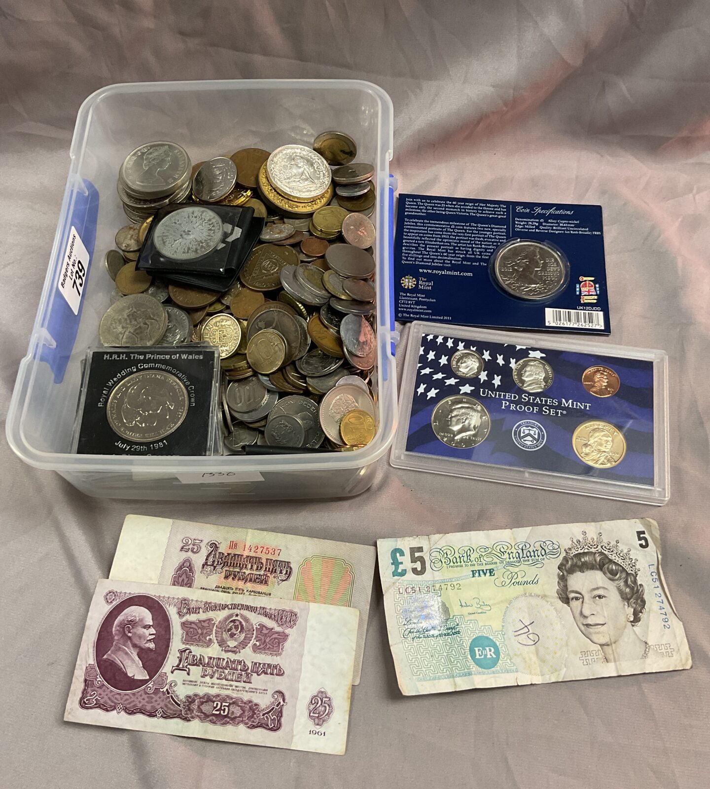 Tub of assorted coins and notes inc £5 coin and note