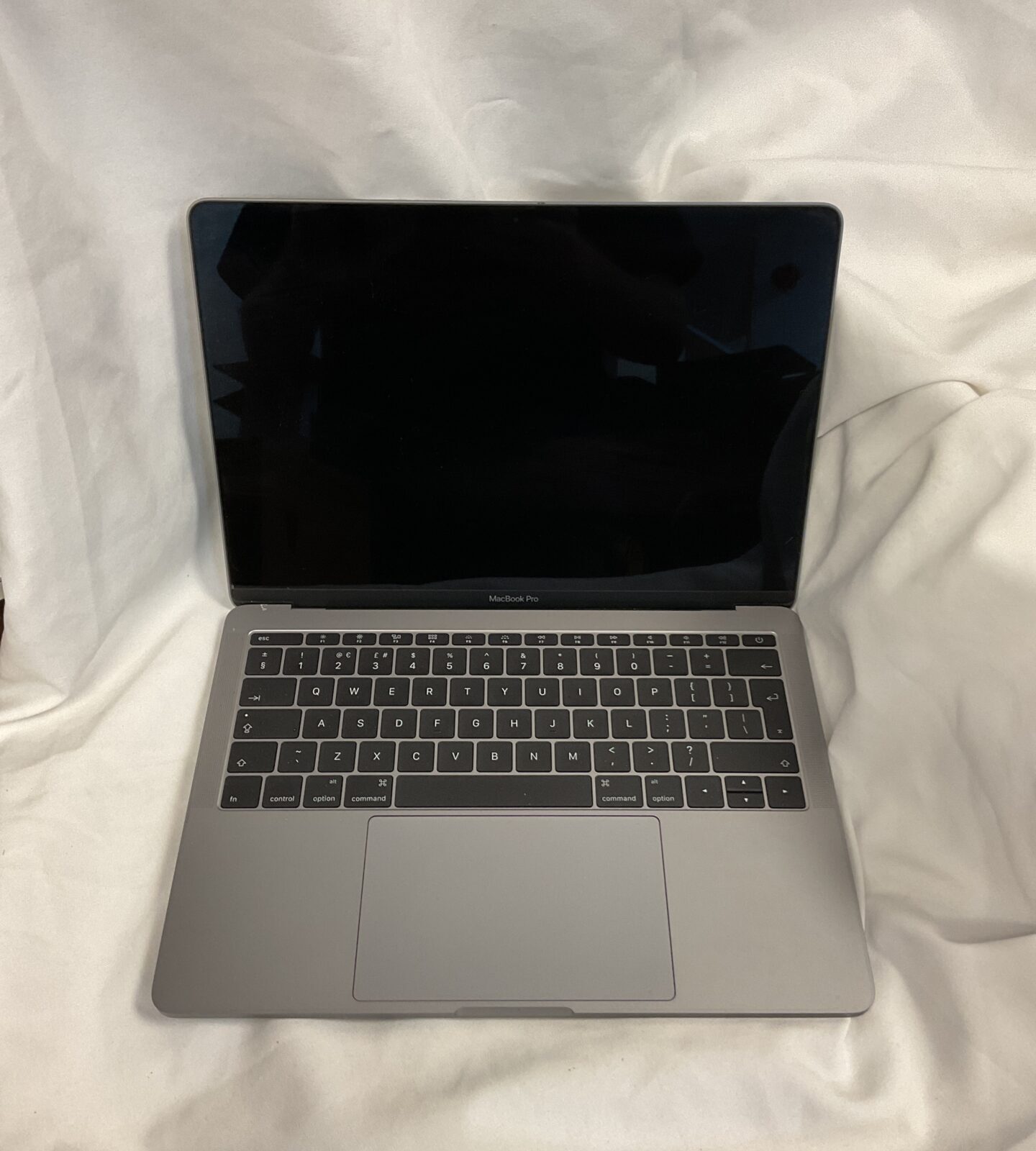 Apple macbook pro laptop model a1708