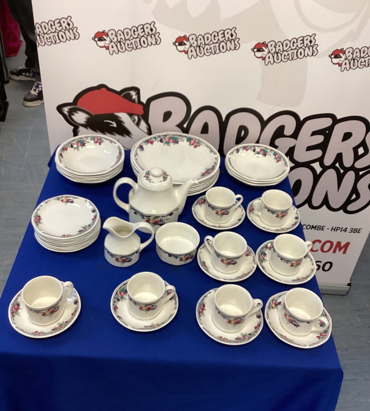 Royal Doulton Autumn Glory Dinner Set