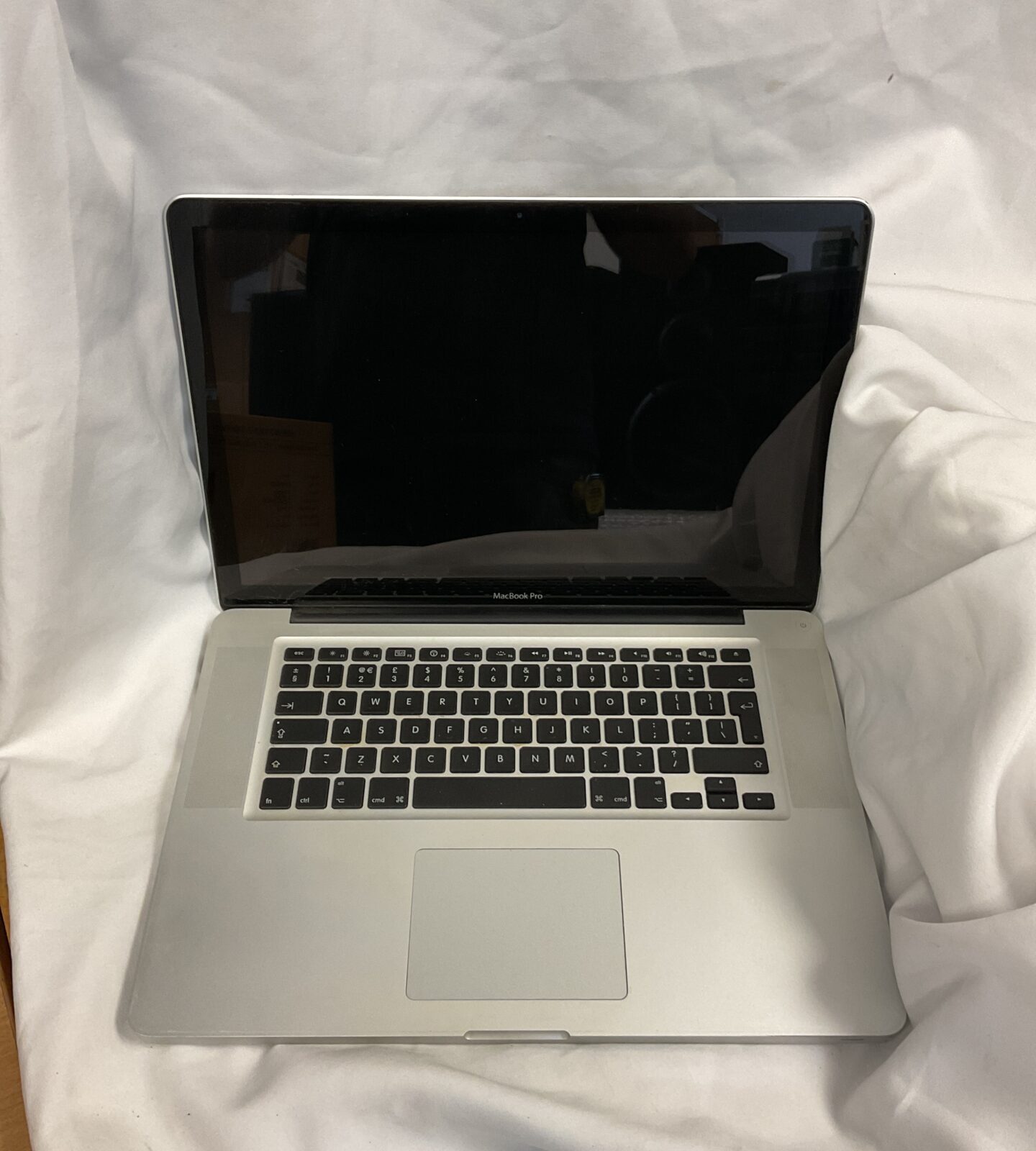 Apple macbook pro laptop model a1286
