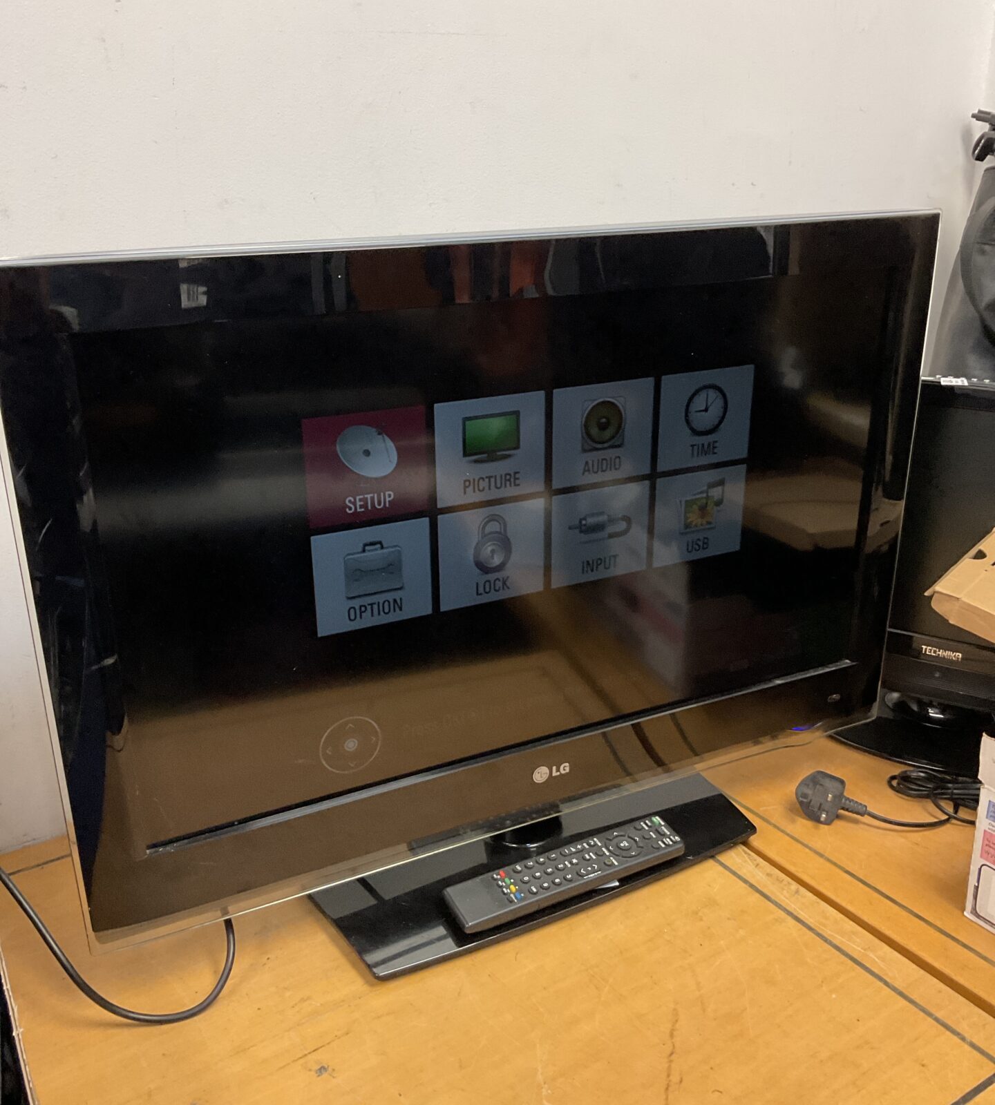 Lg 32” hd tv working with remote