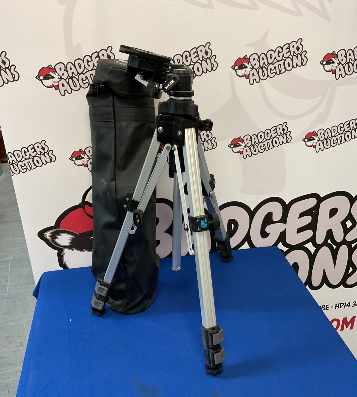 Slik 88 camera tripod with case