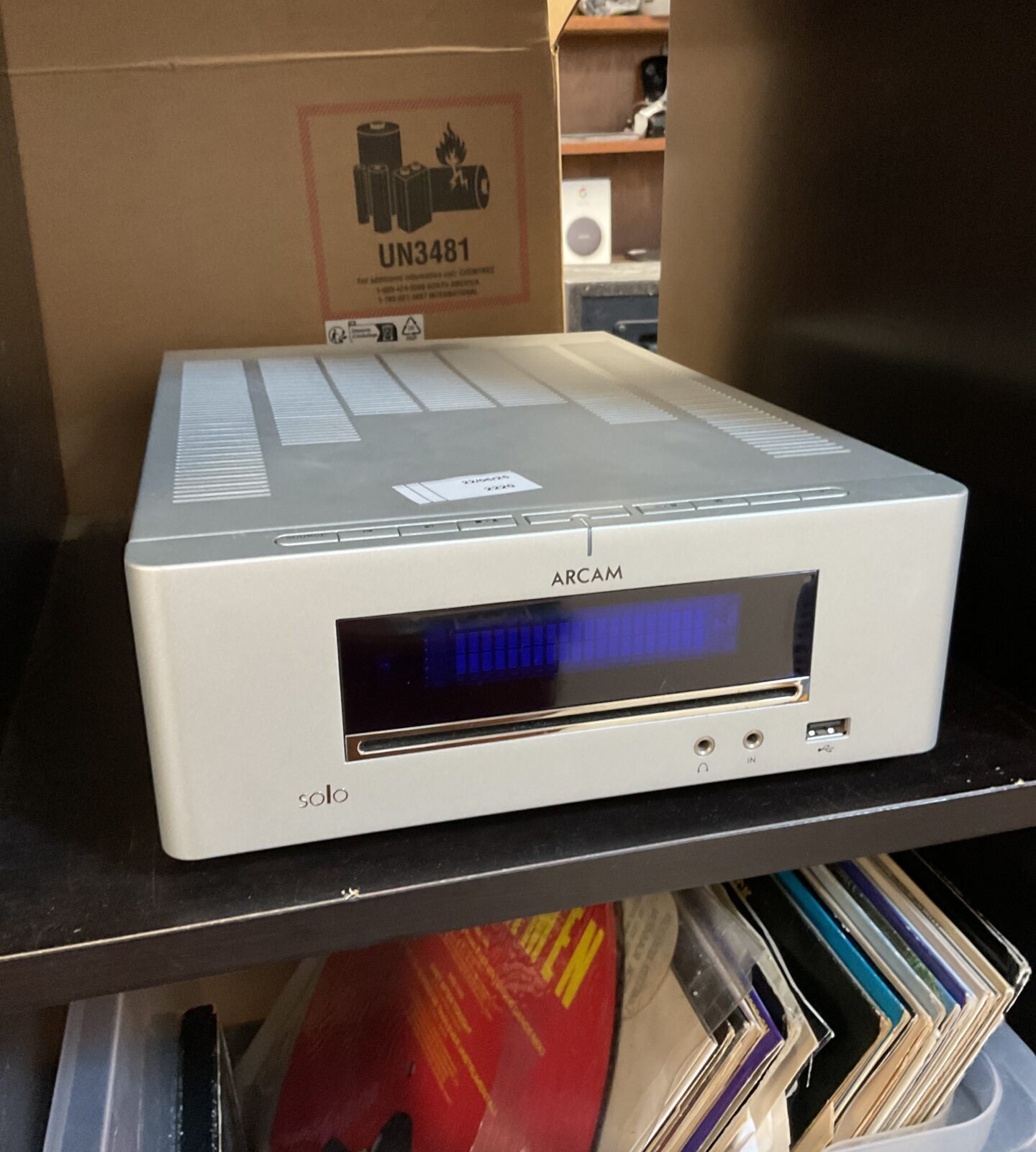 Arcam solo music system
