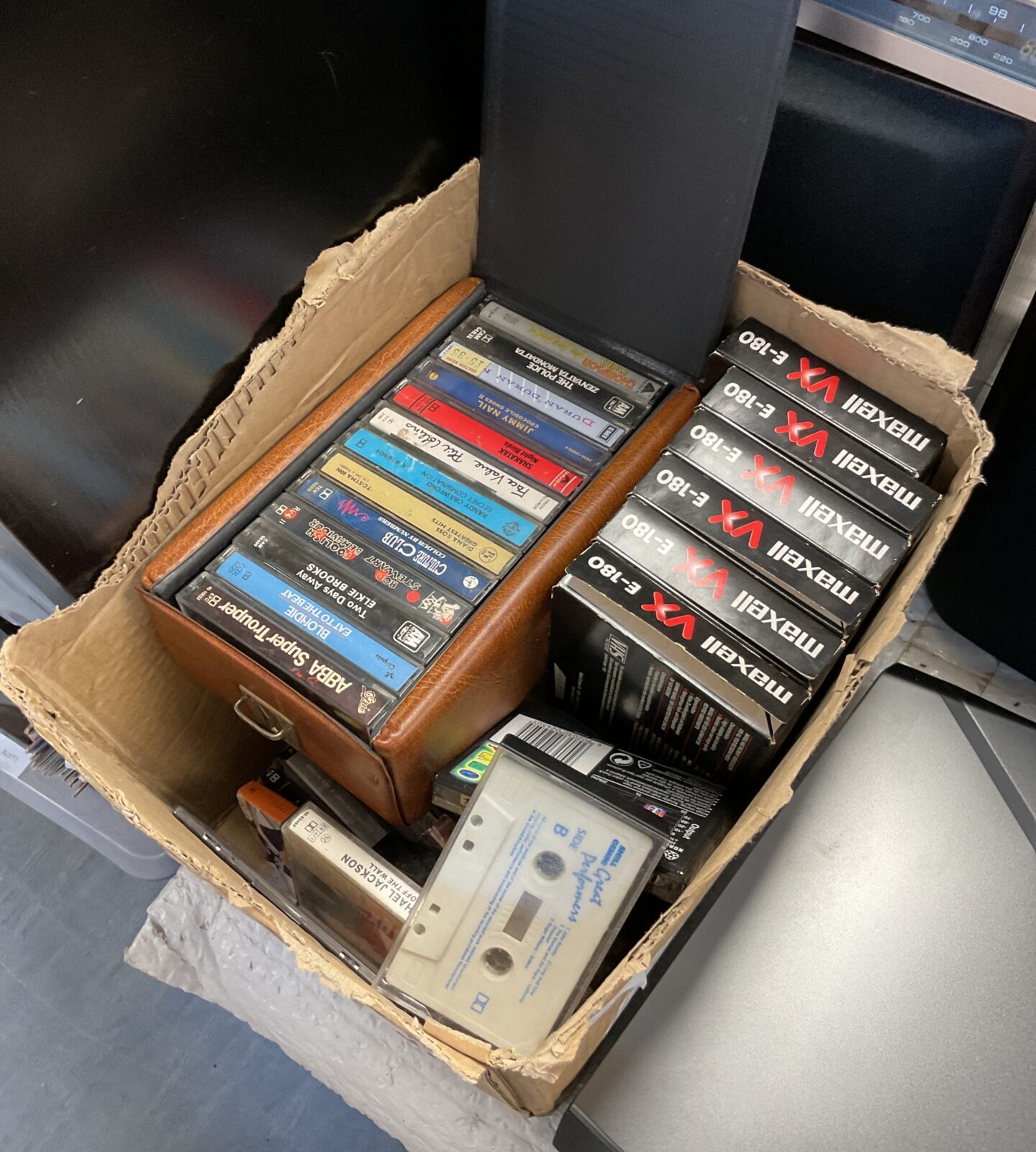 Box of vhs & audio cassettes inc michael jackson