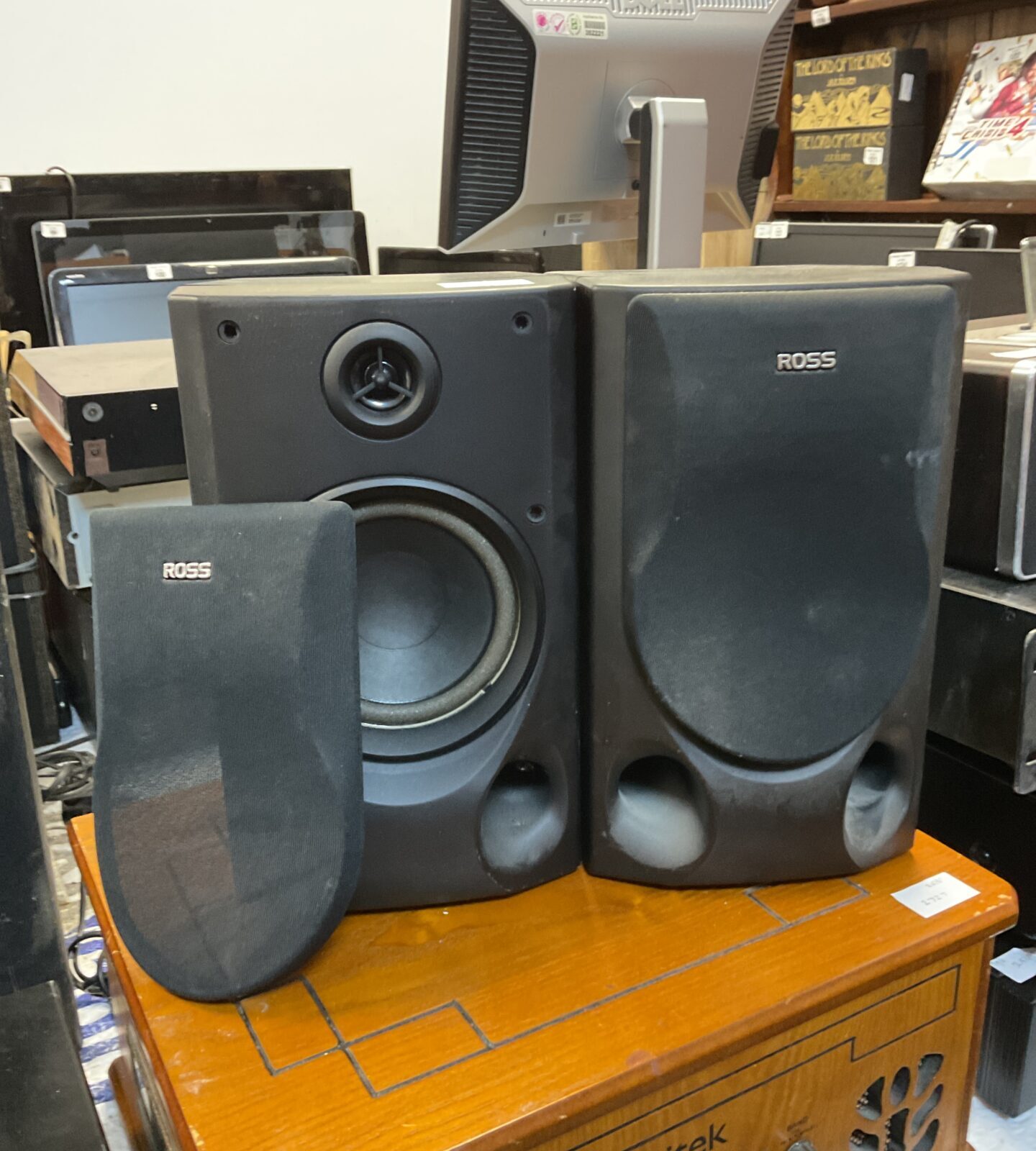 Pair of ross active speakers
