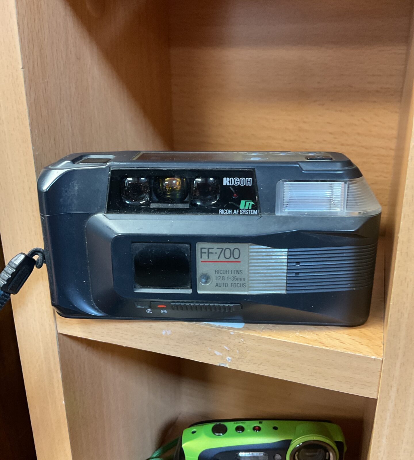 Ricoh ff-700 35mm film camera