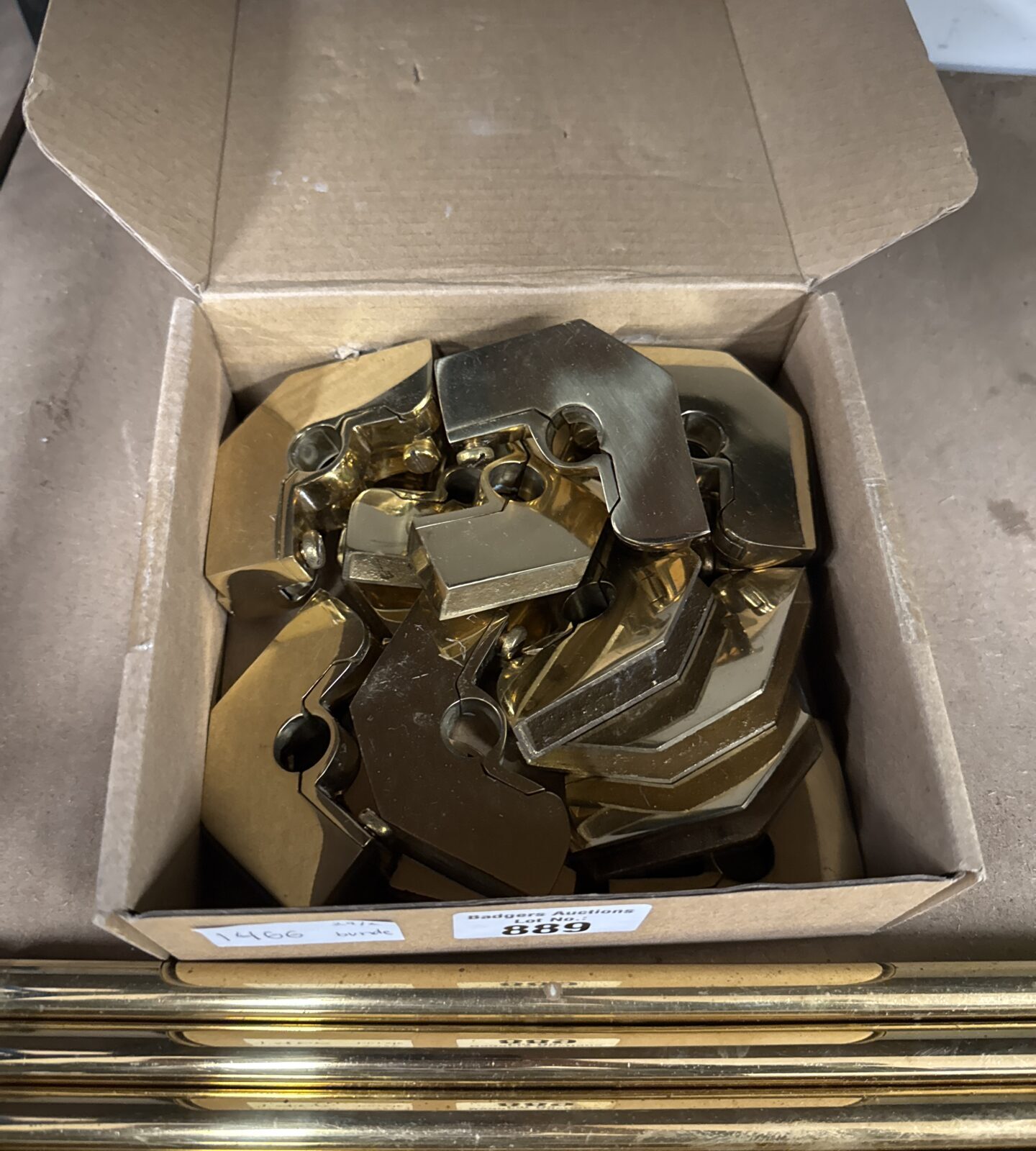 Set of vintage acorn tipped  brass stair rods with box of mounting brackets 38.5” length approx - Image 2