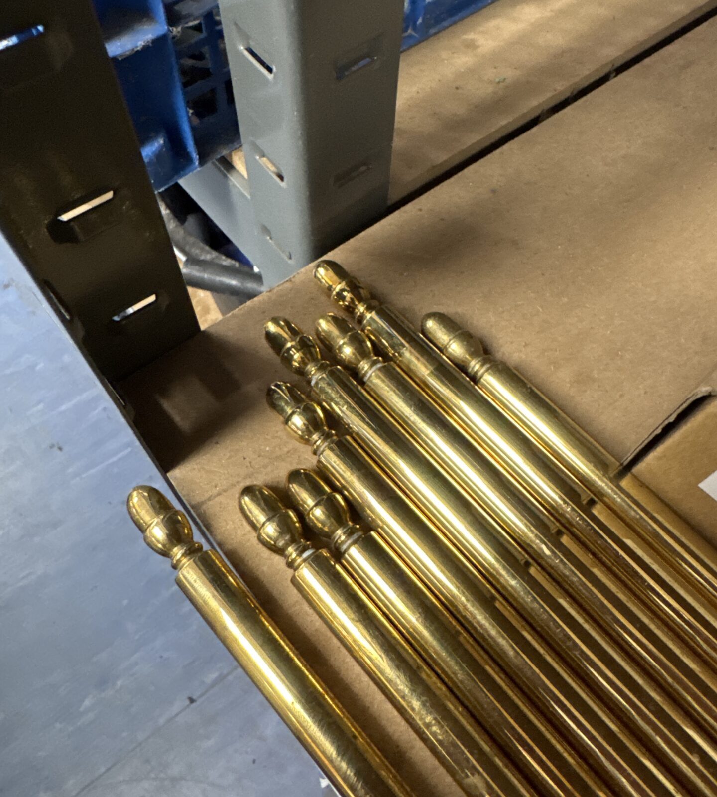 Set of vintage acorn tipped  brass stair rods with box of mounting brackets 38.5” length approx - Image 3