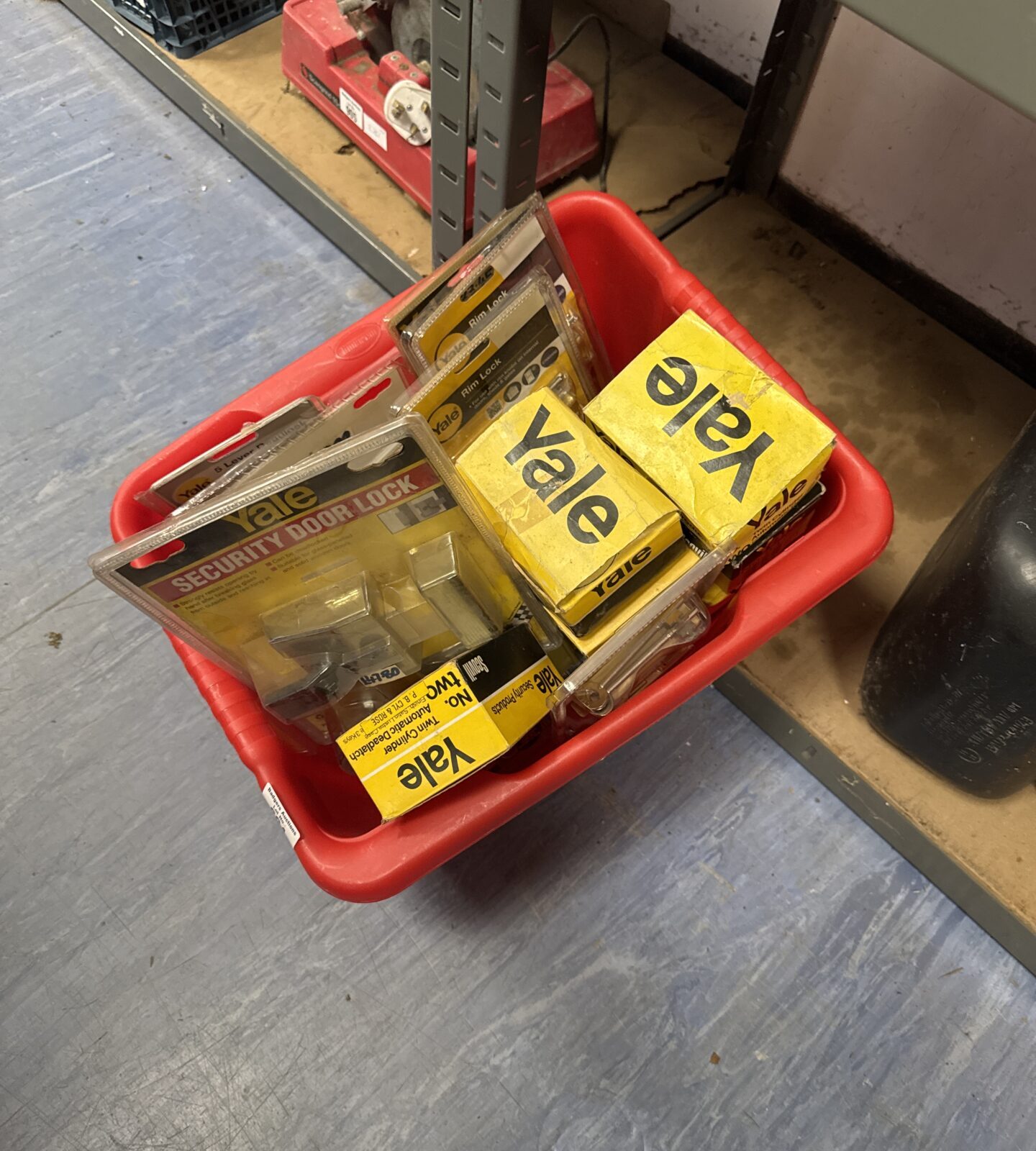 Selection of new Yale items inc door latches & others