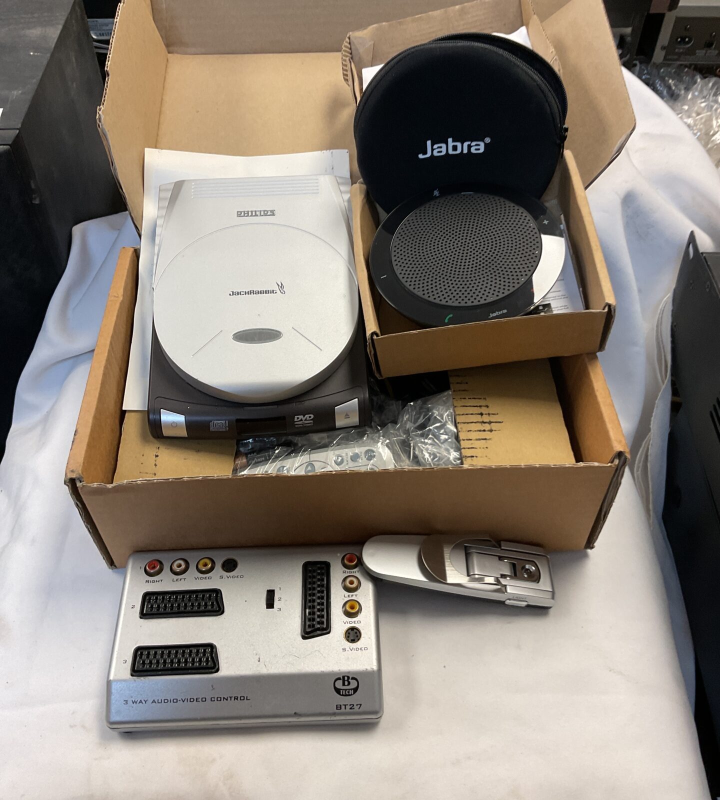 Philips jack rabbit dvd player & jabra speak 410