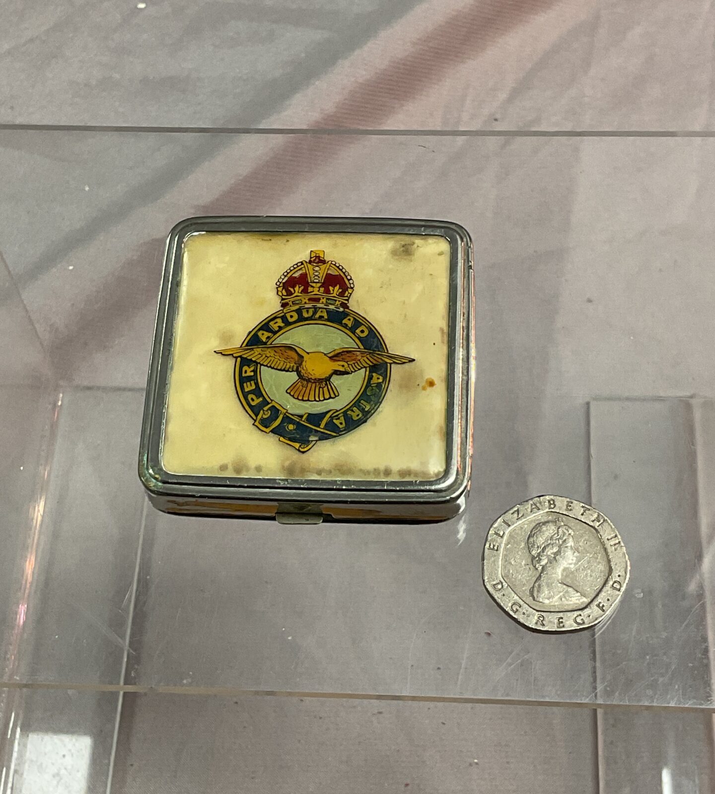 WW2 Royal Air Force Ladies compact pill box