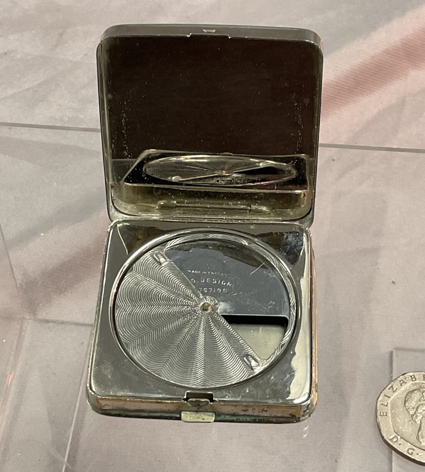 WW2 Royal Air Force Ladies compact pill box - Image 2